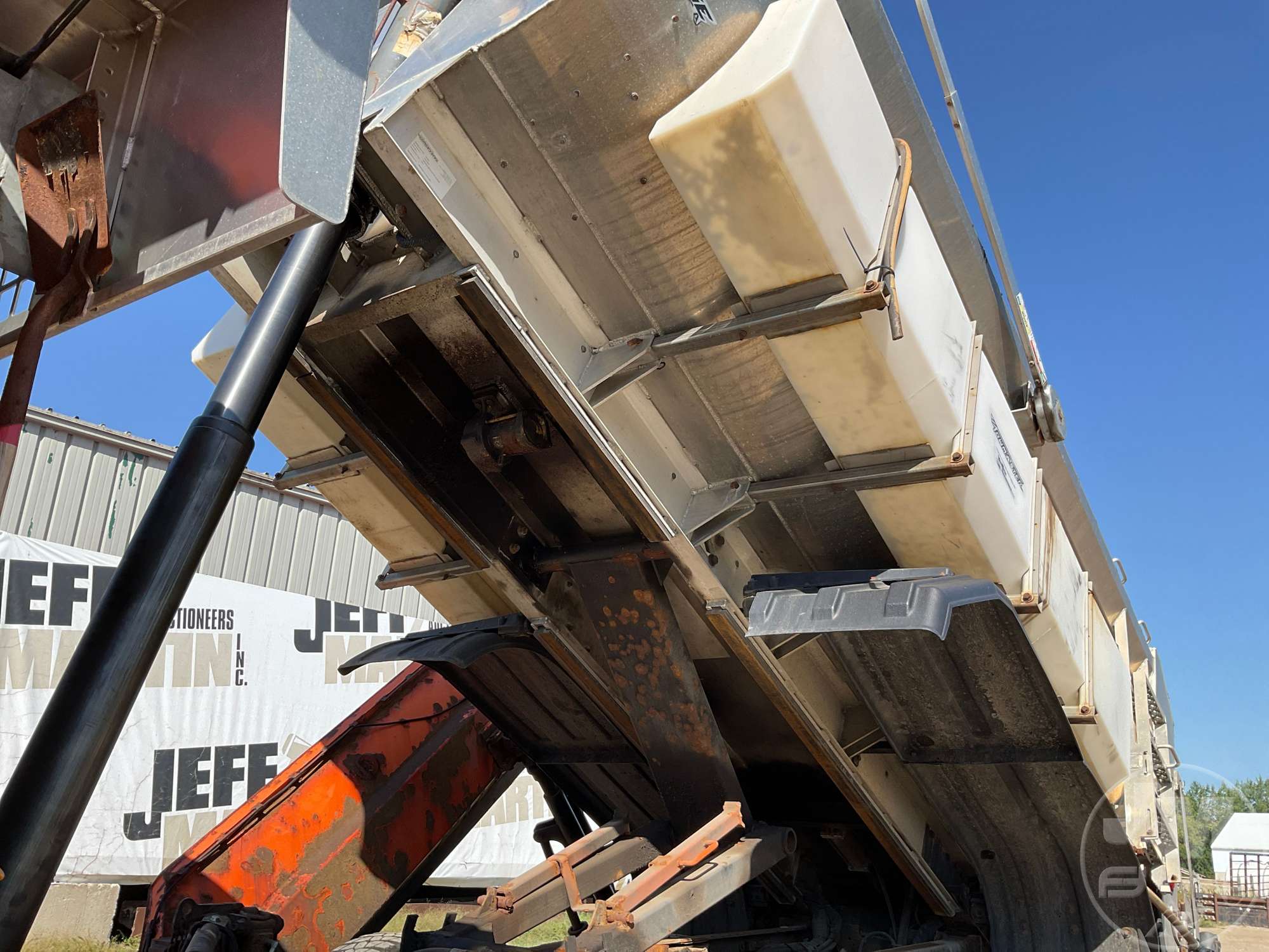 2014 Mack GU GRANITE