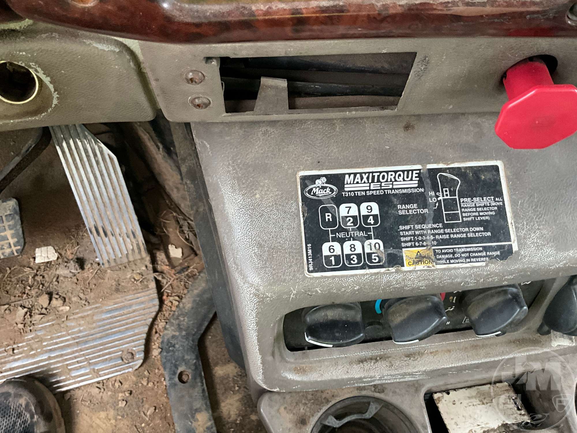 2005 Mack 613