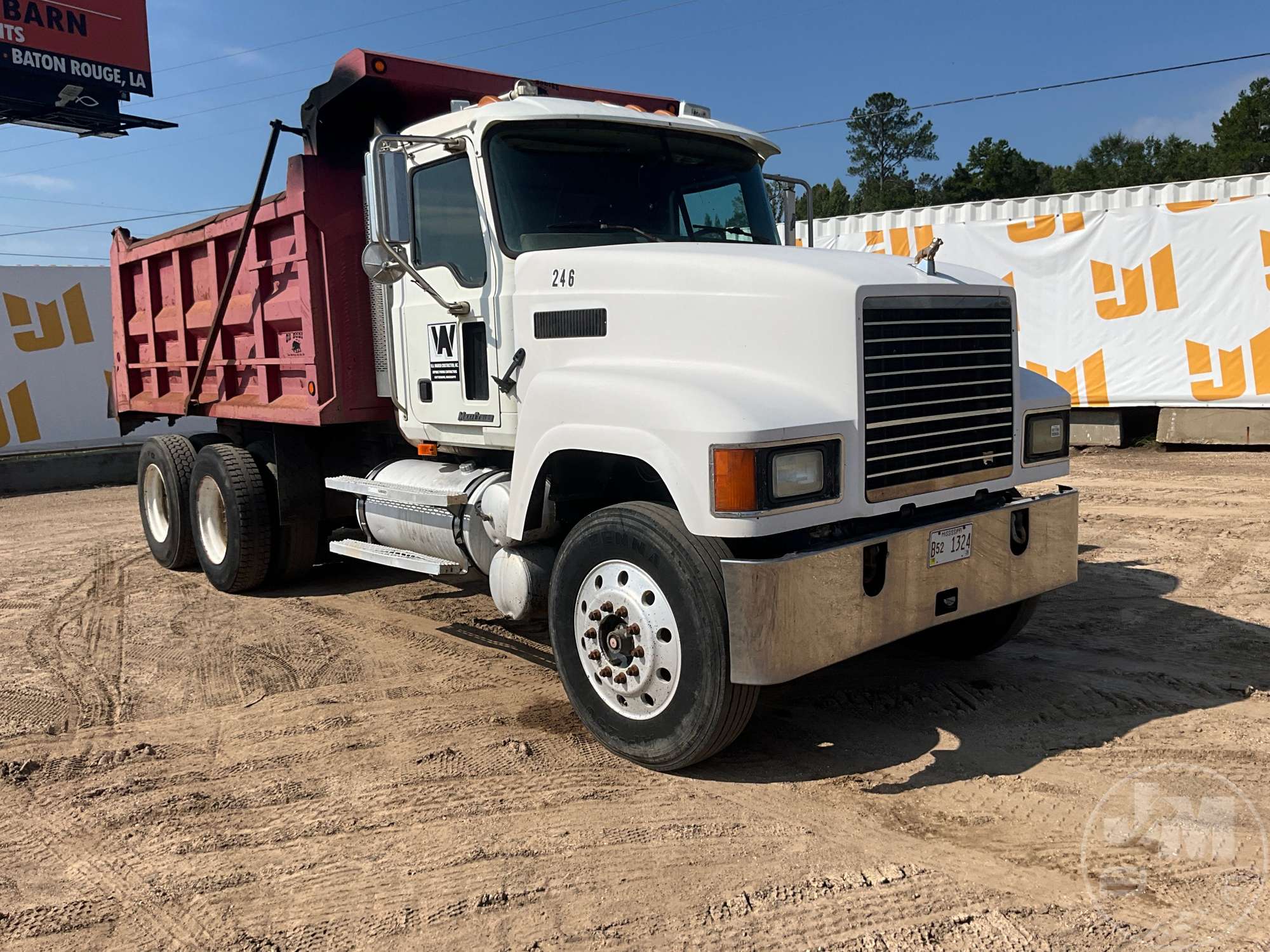 2005 Mack CHN 613