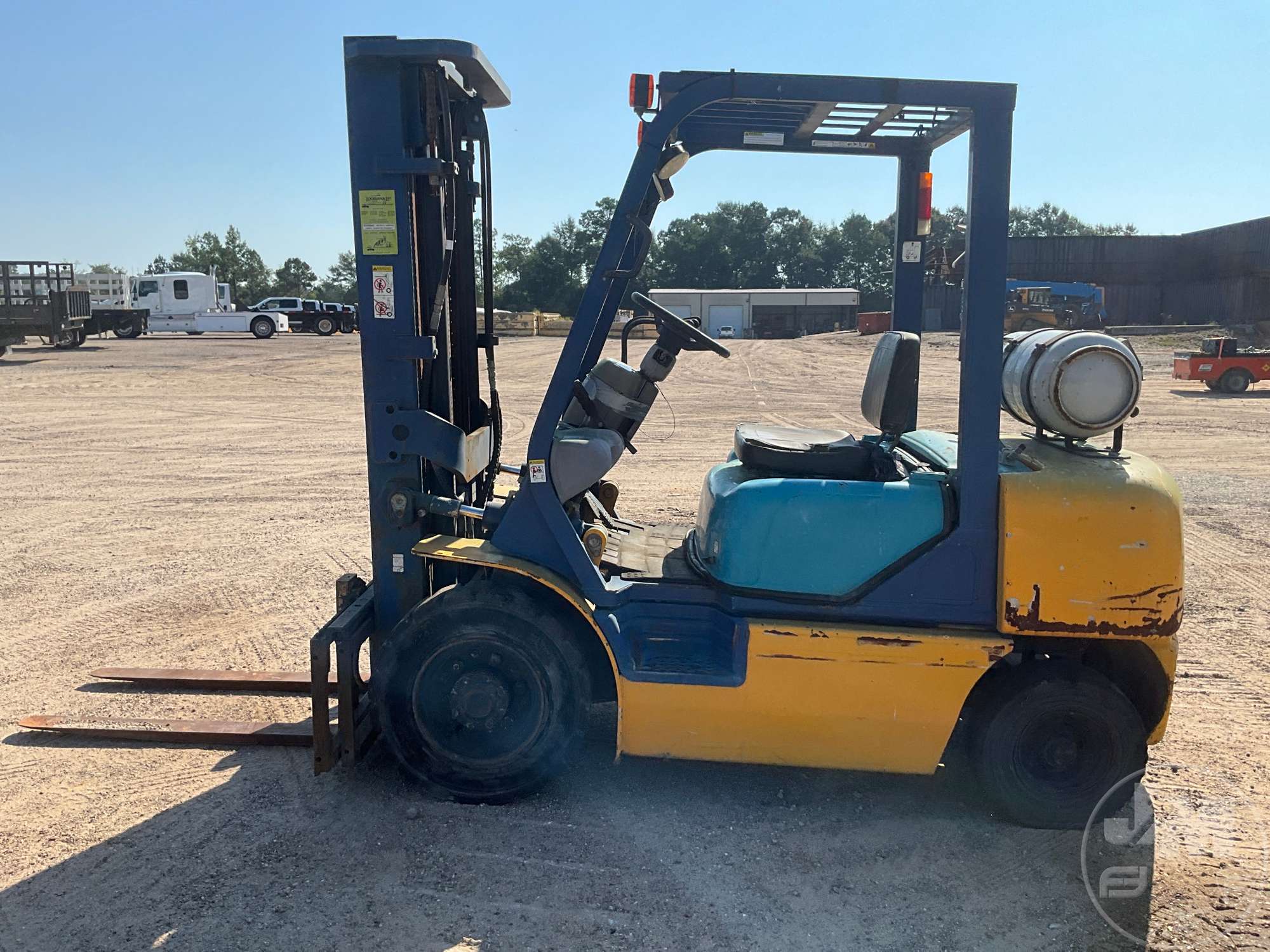 0 Komatsu FG25T-12