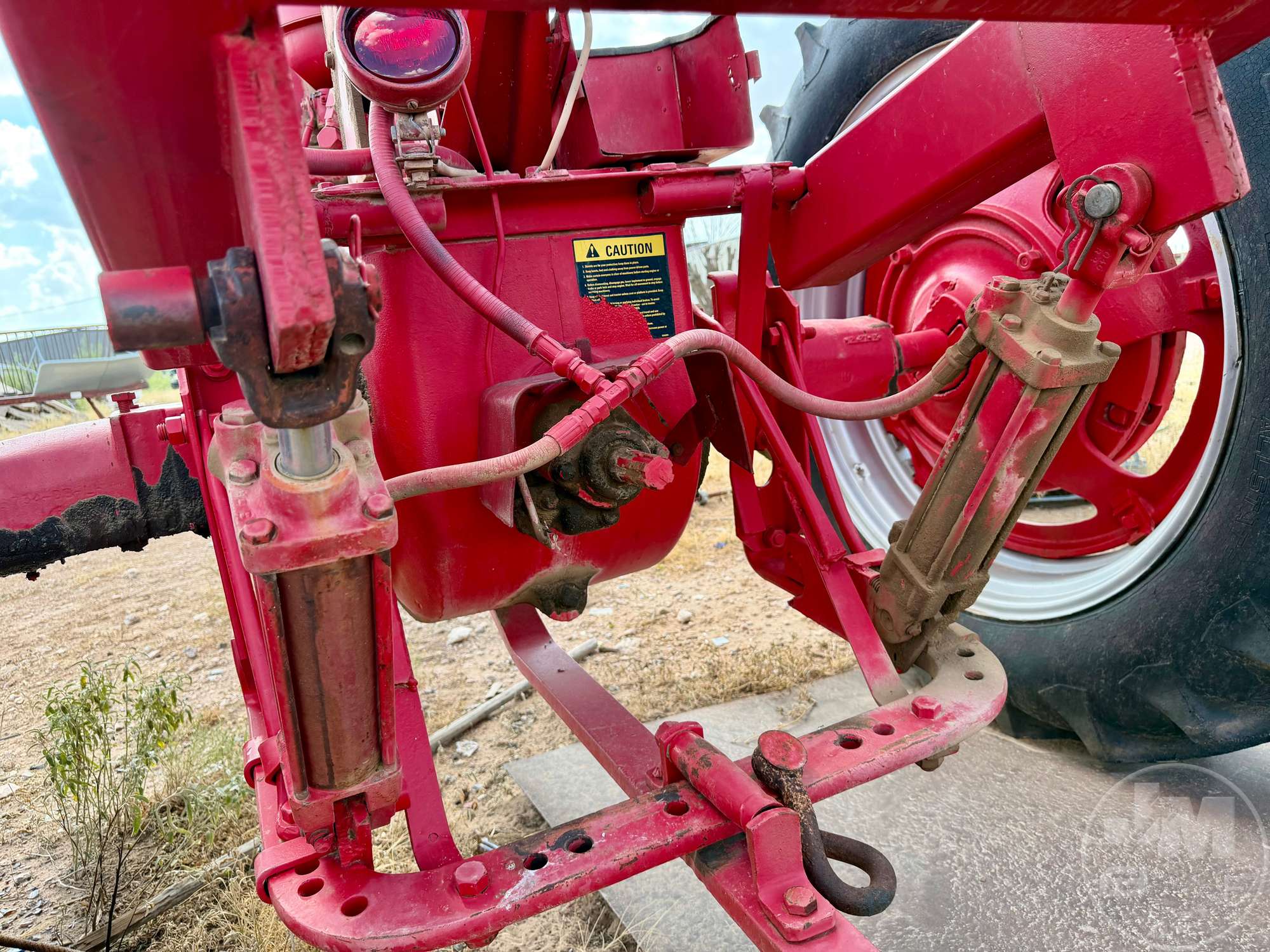 0 International MCCORMICK FARMALL