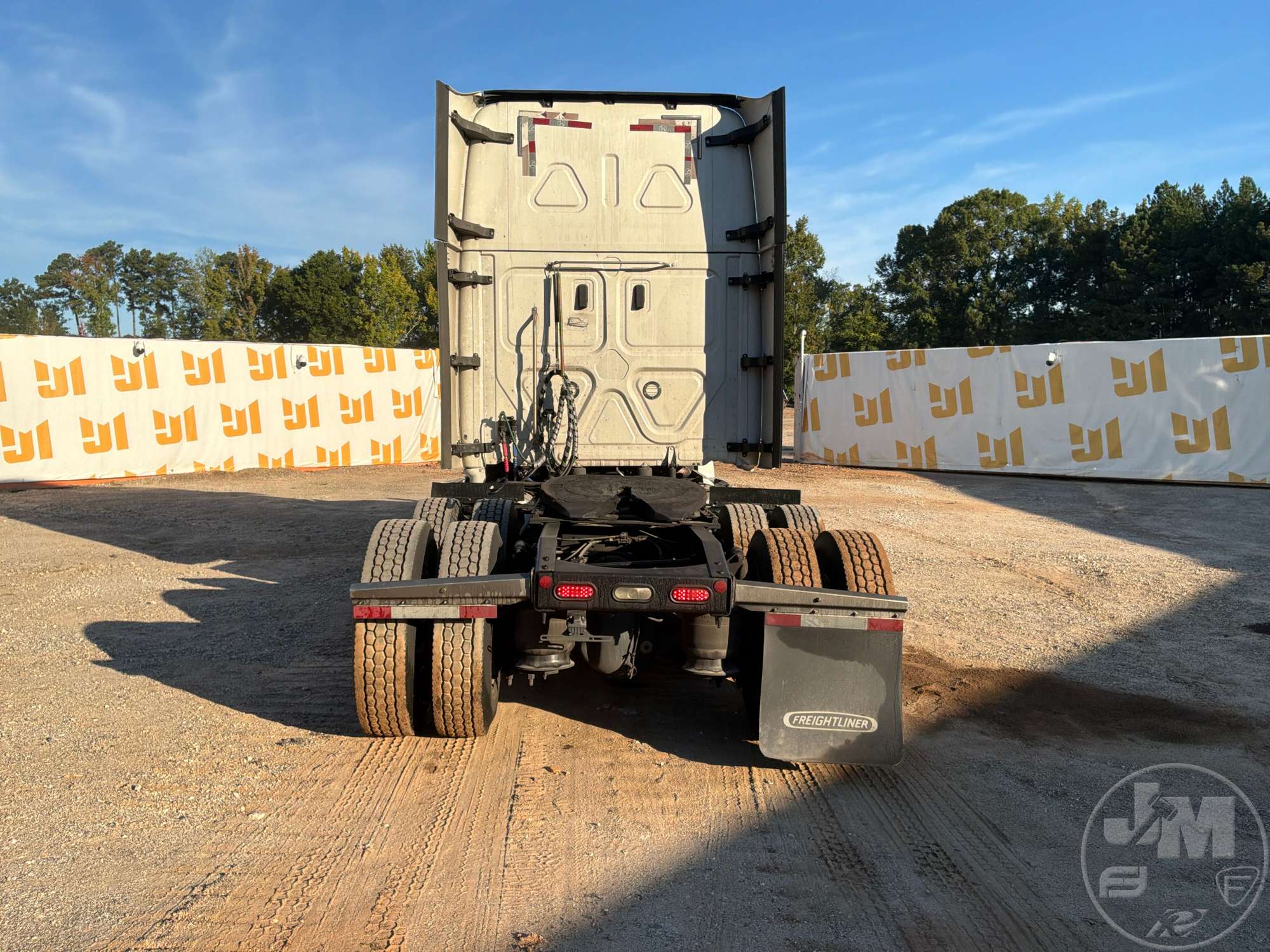 2020 Freightliner CASCADIA
