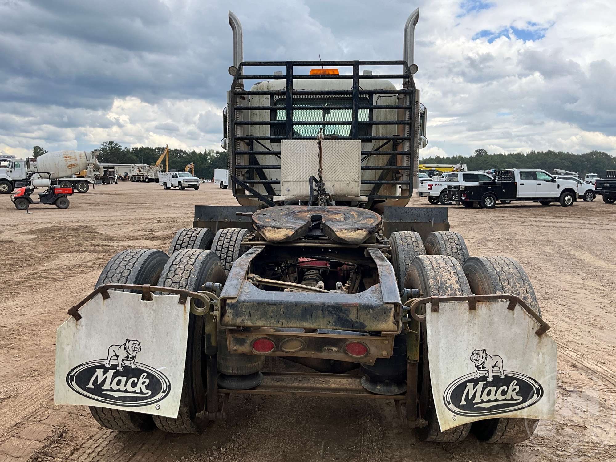 2005 Mack 613