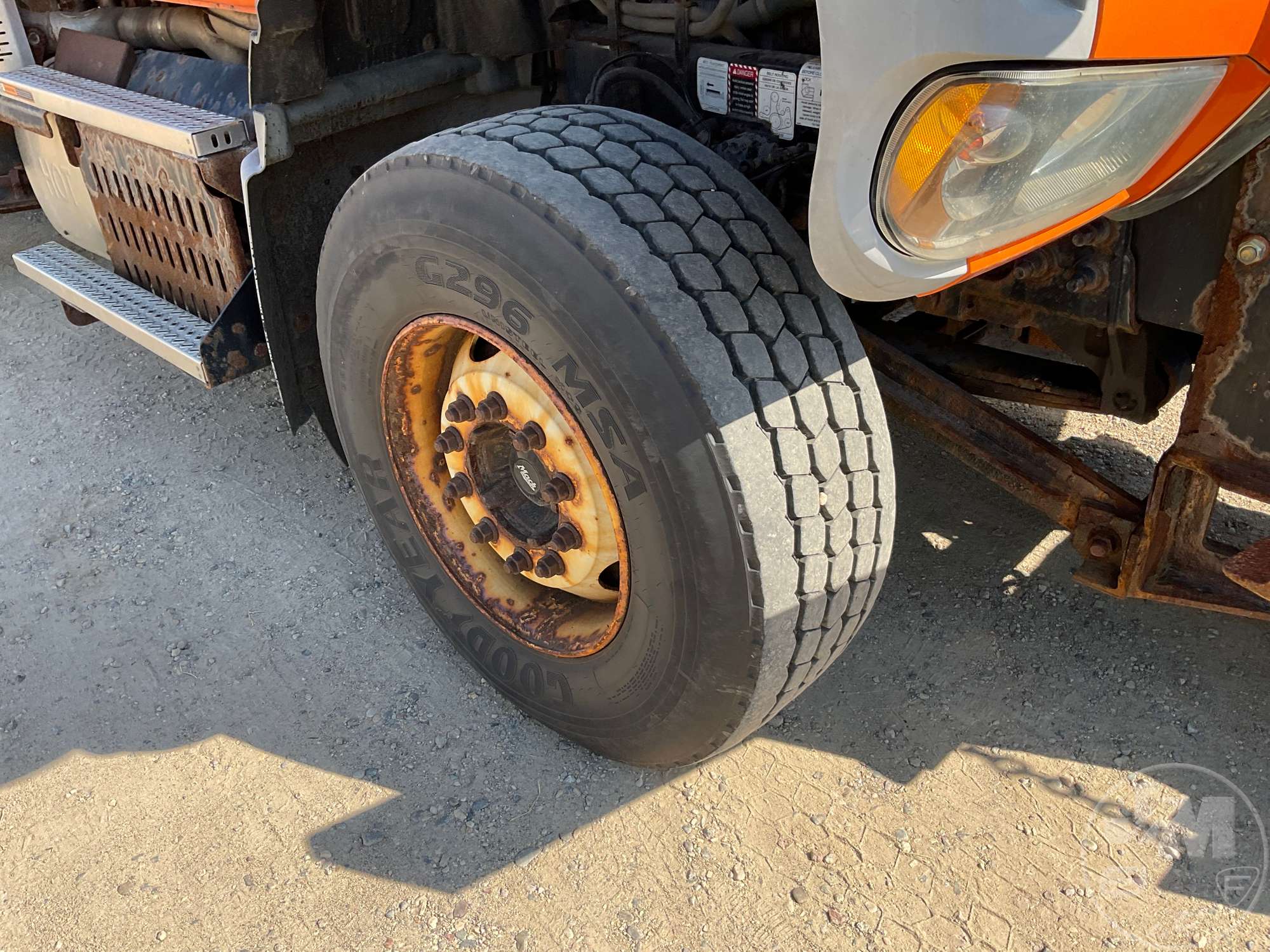 2014 Mack GU GRANITE