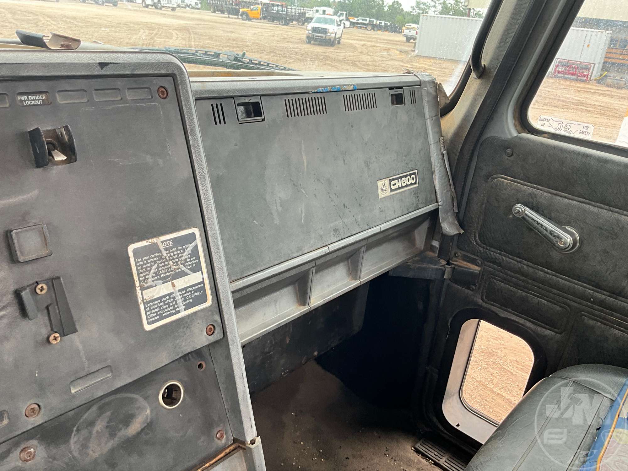 1997 Mack CH 613
