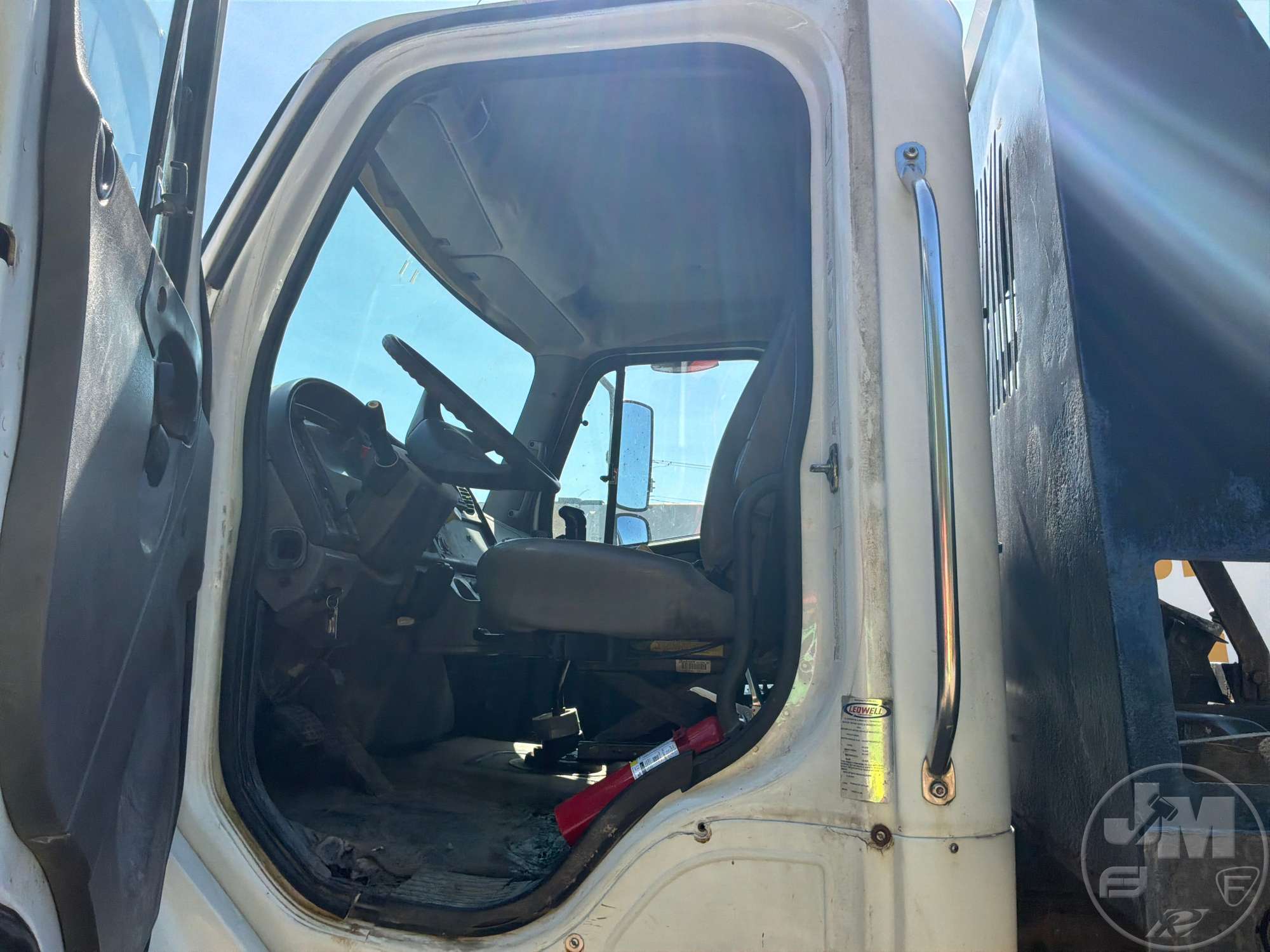 2005 Freightliner M2