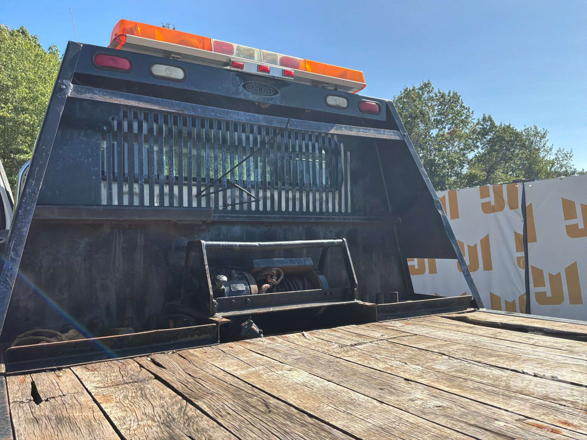 2005 Freightliner M2