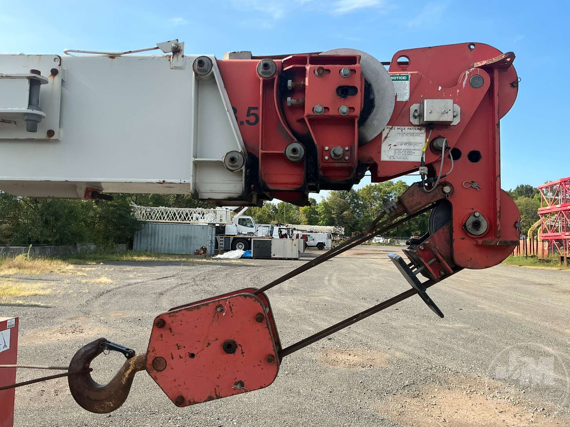 2004 Shuttlelift 5560B