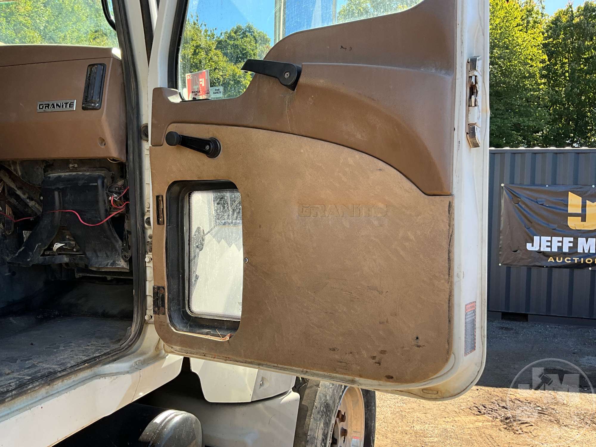 2012 Mack GU GRANITE