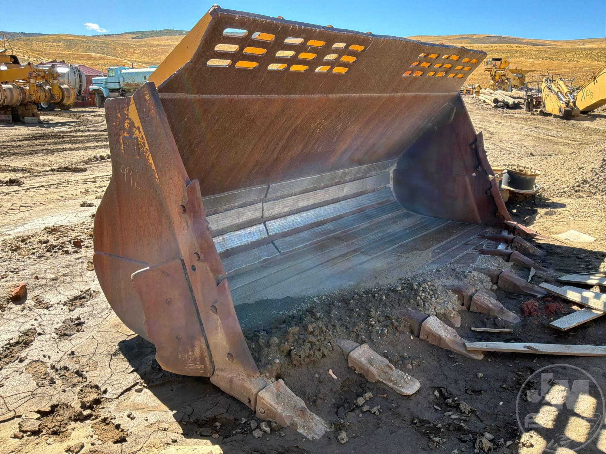 0 Caterpillar 188 IN. SPADE NOSE BUCKET