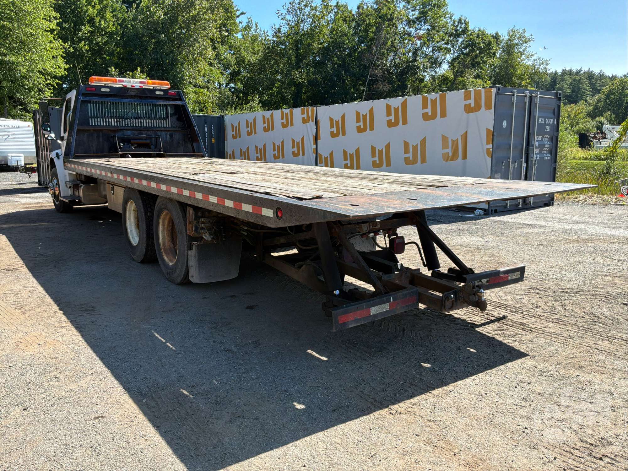 2005 Freightliner M2