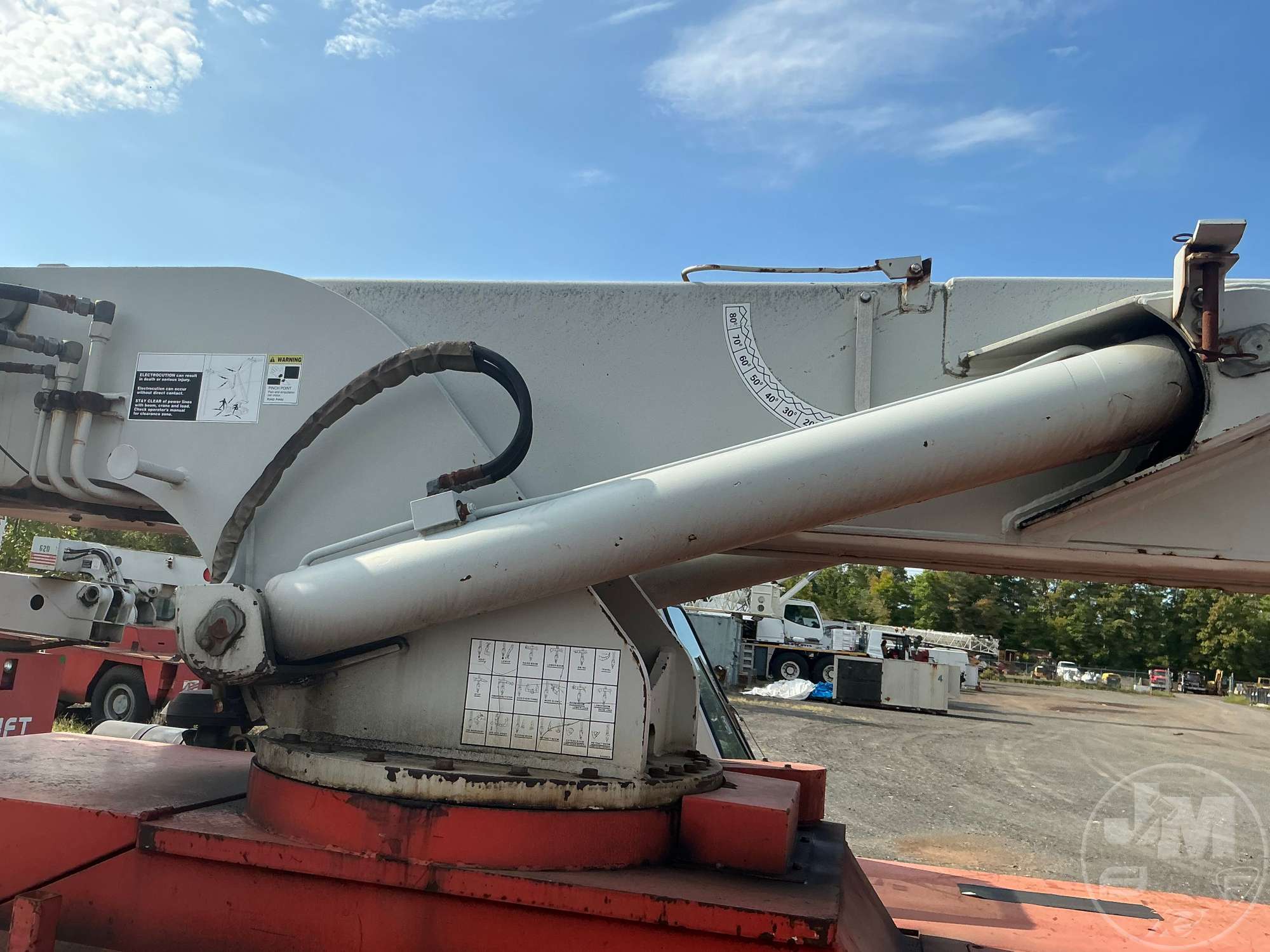 2004 Shuttlelift 5560B