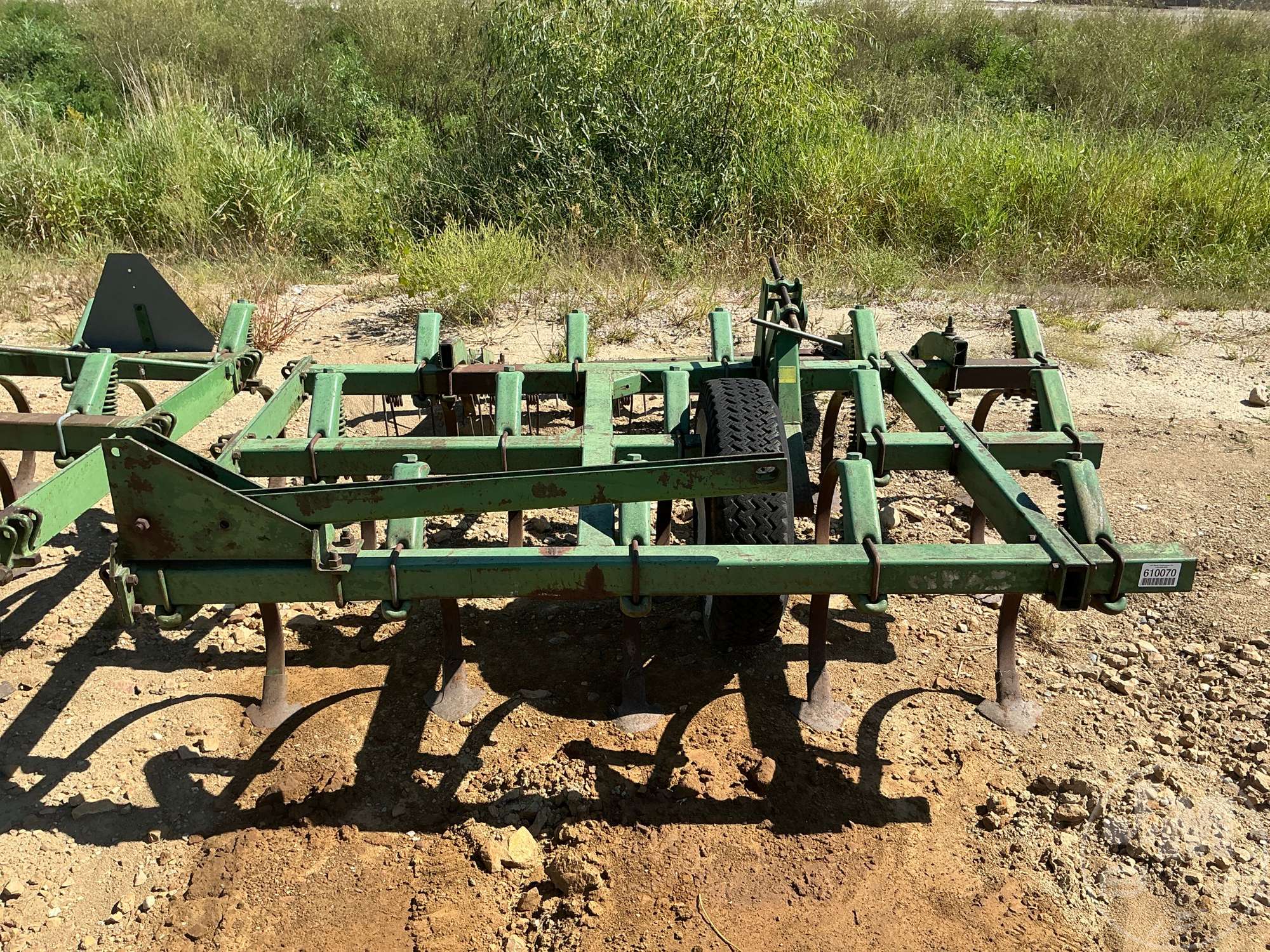0 John Deere E1100 3 SECTION