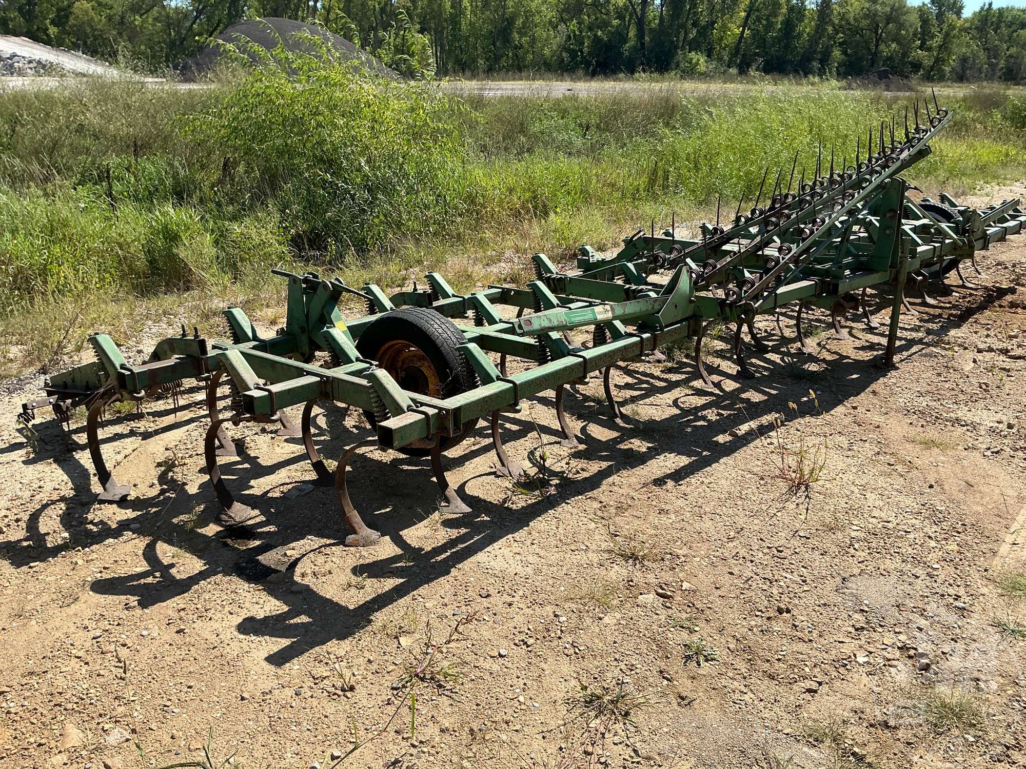 0 John Deere E1100 3 SECTION