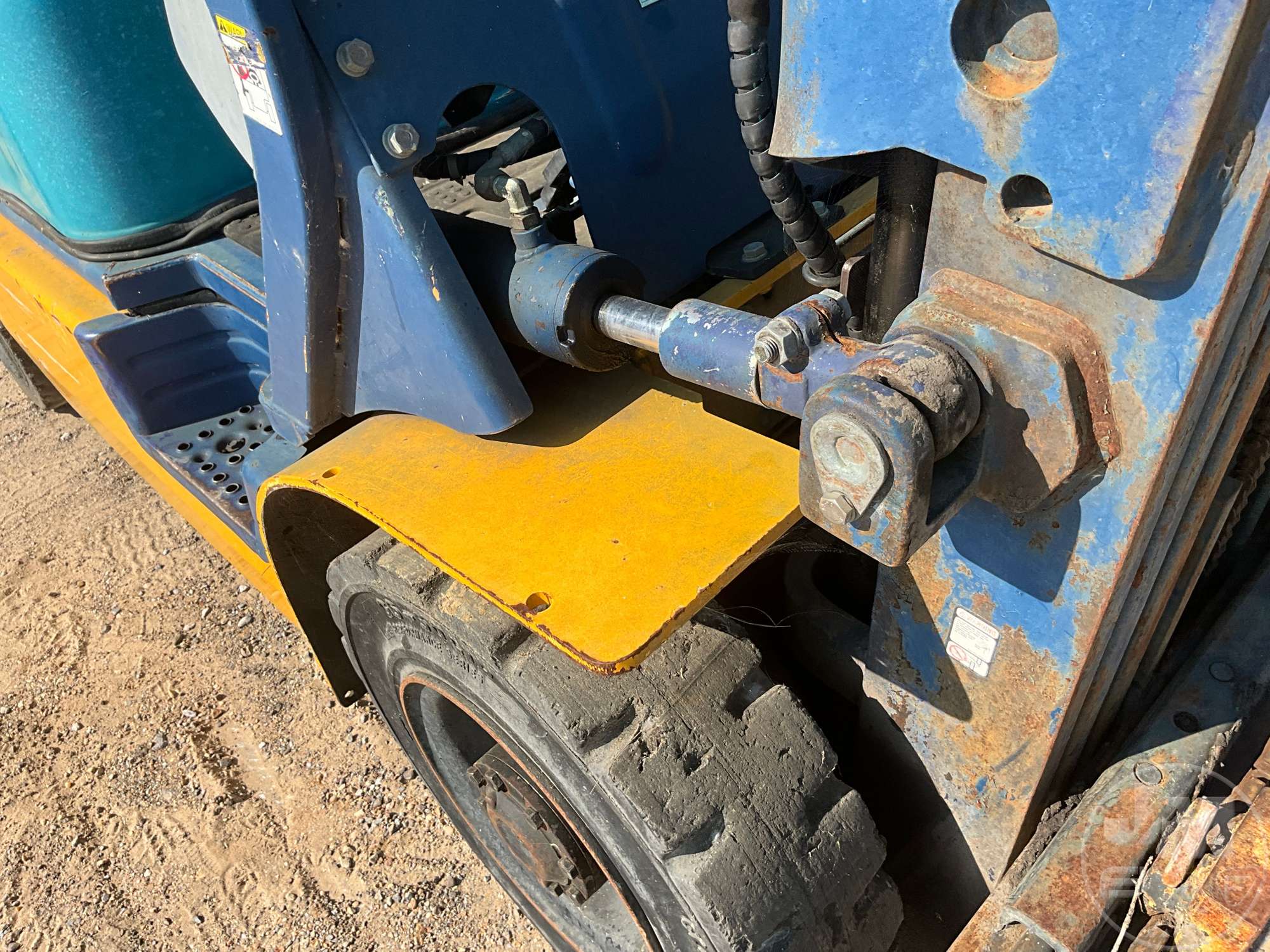 0 Komatsu FG25T-12