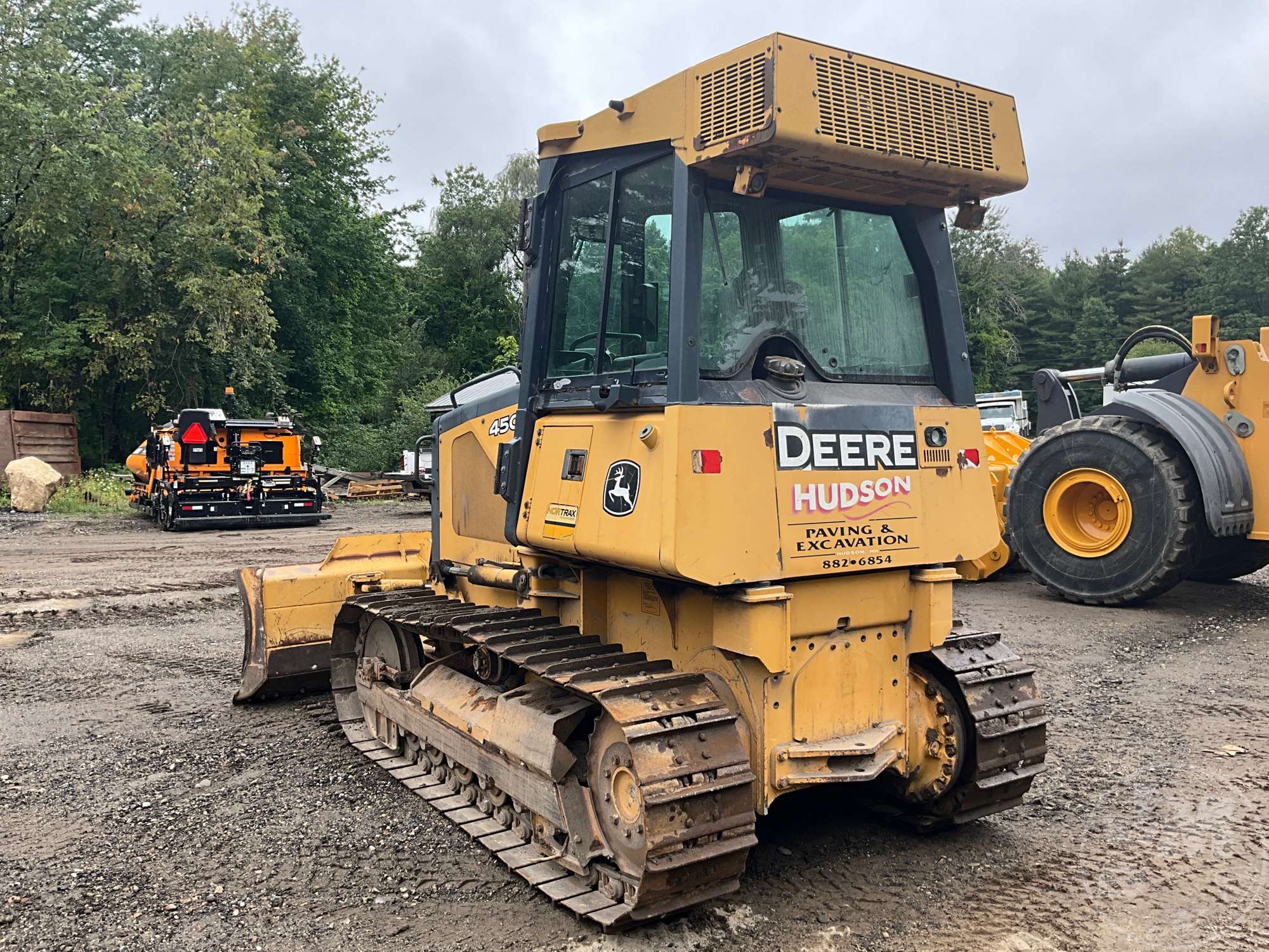 2005 John Deere 450J LT