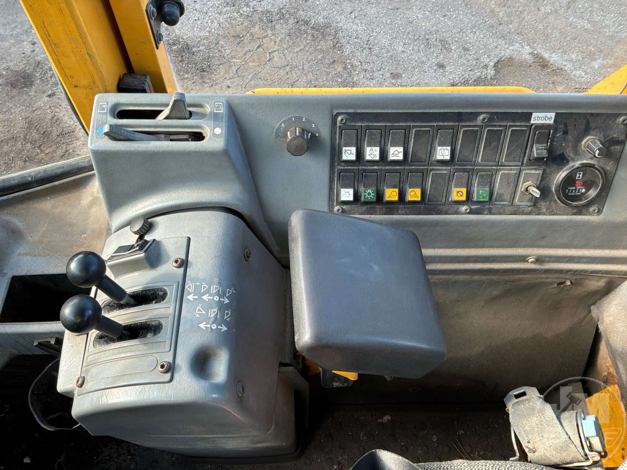 1999 Volvo L120C