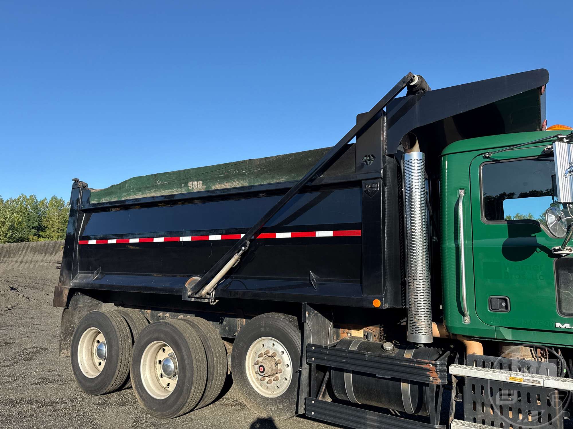 2011 Mack GU GRANITE