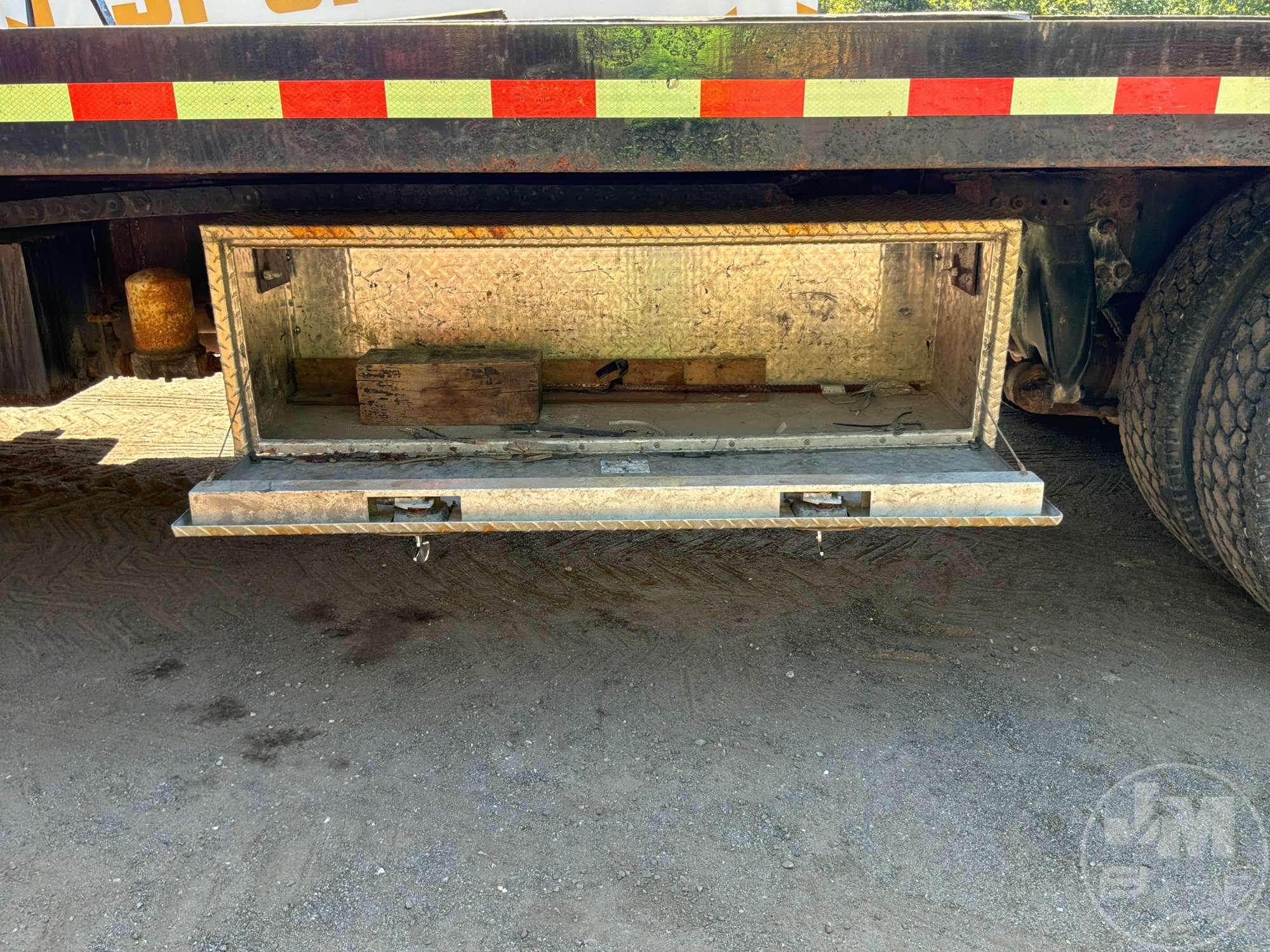 2005 Freightliner M2
