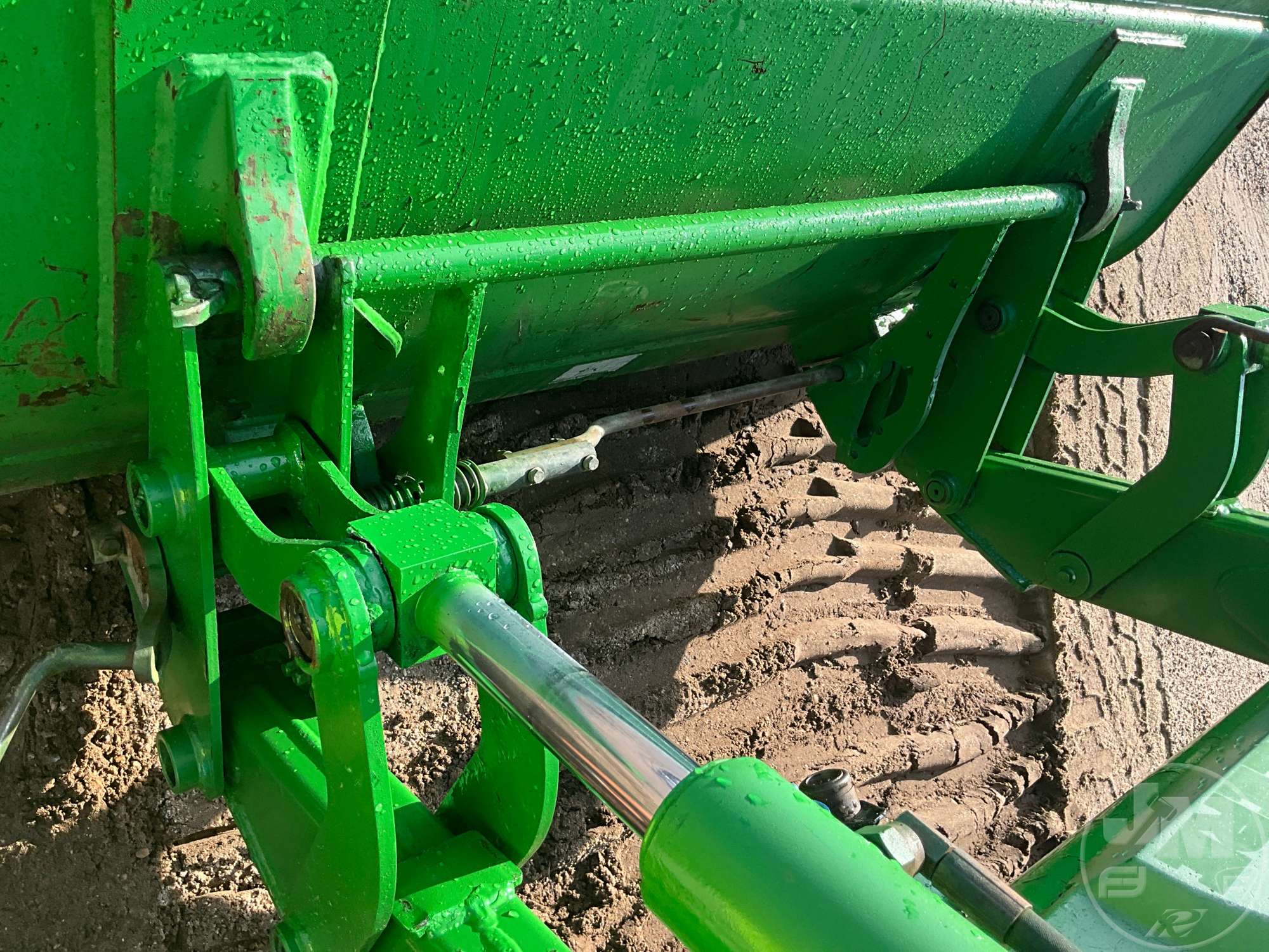 0 John Deere 5100E