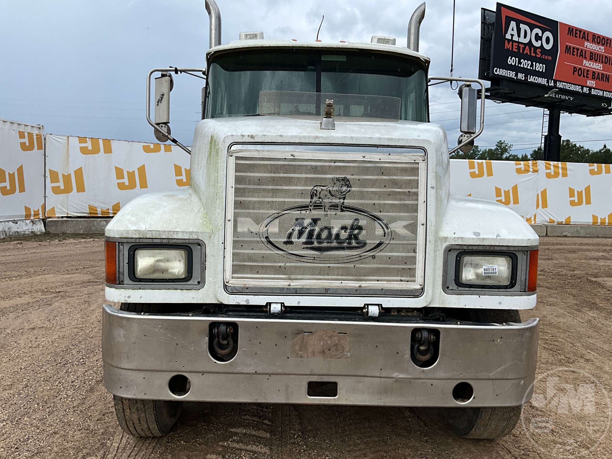 2005 Mack 613