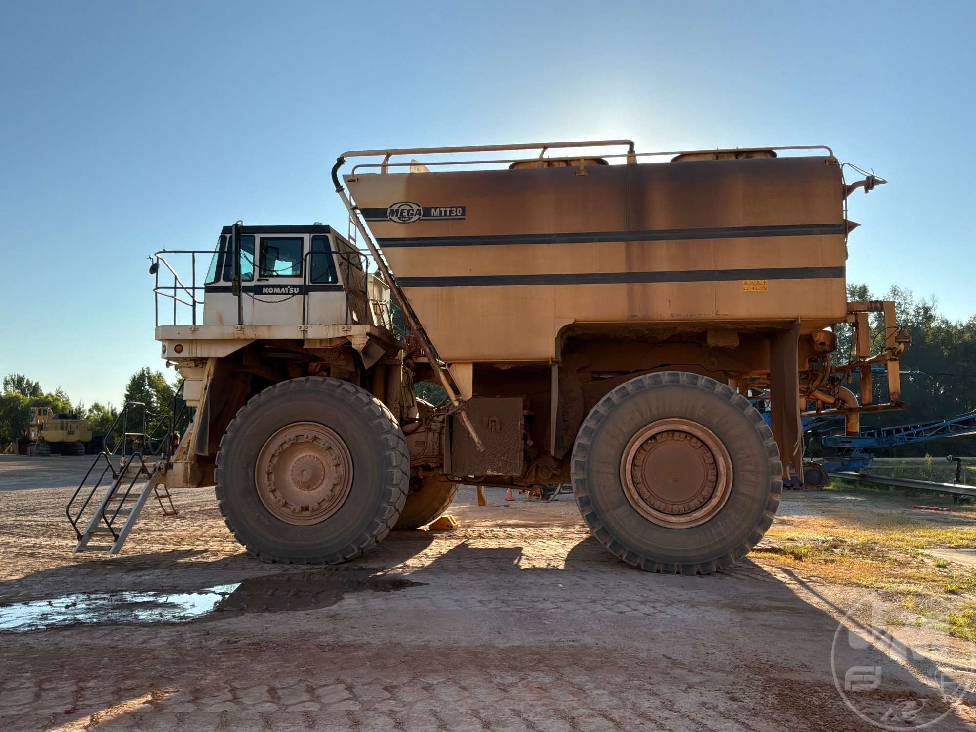 2000 Komatsu 530M RIGID FRAME