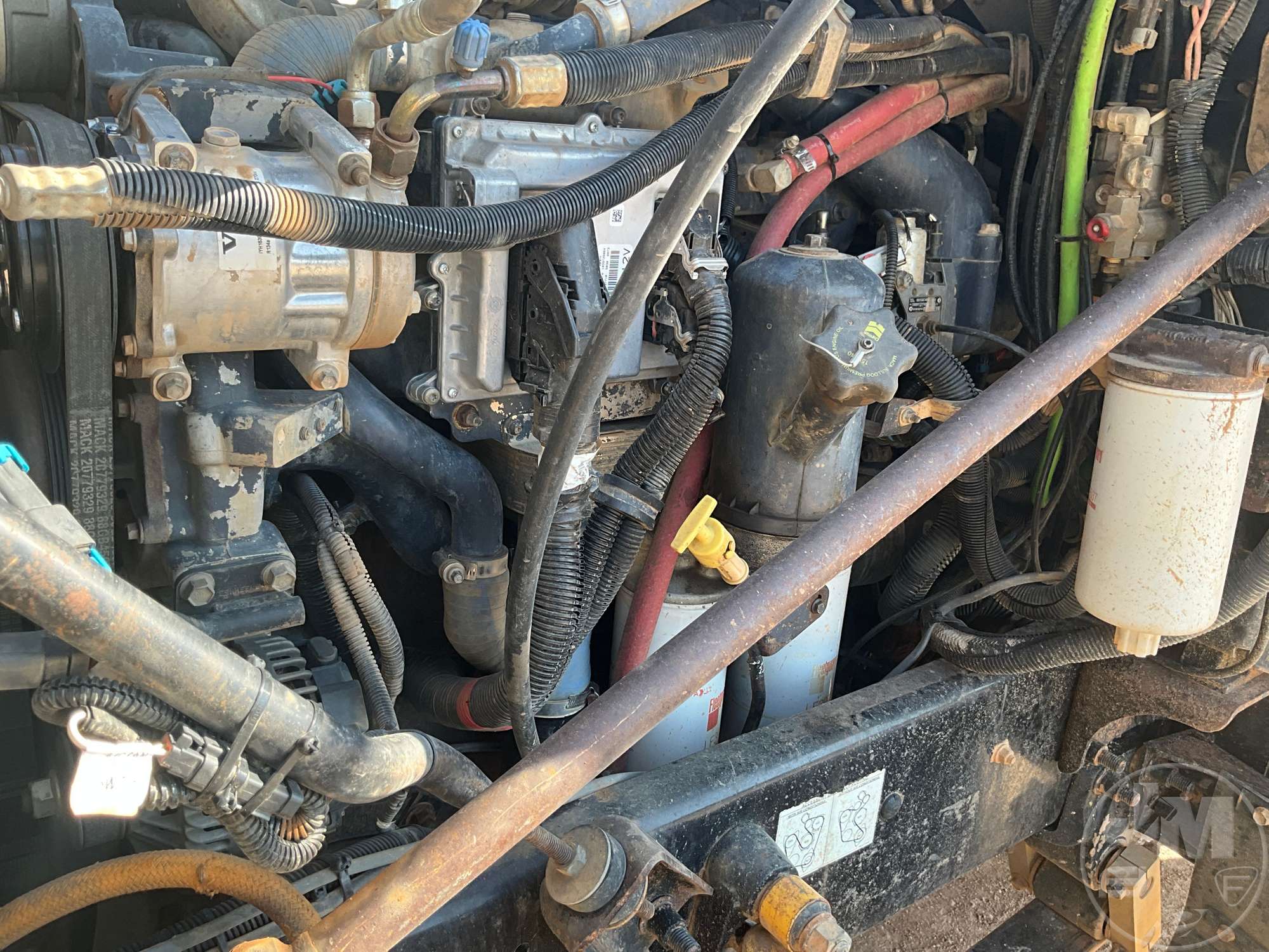 2004 Mack CH613