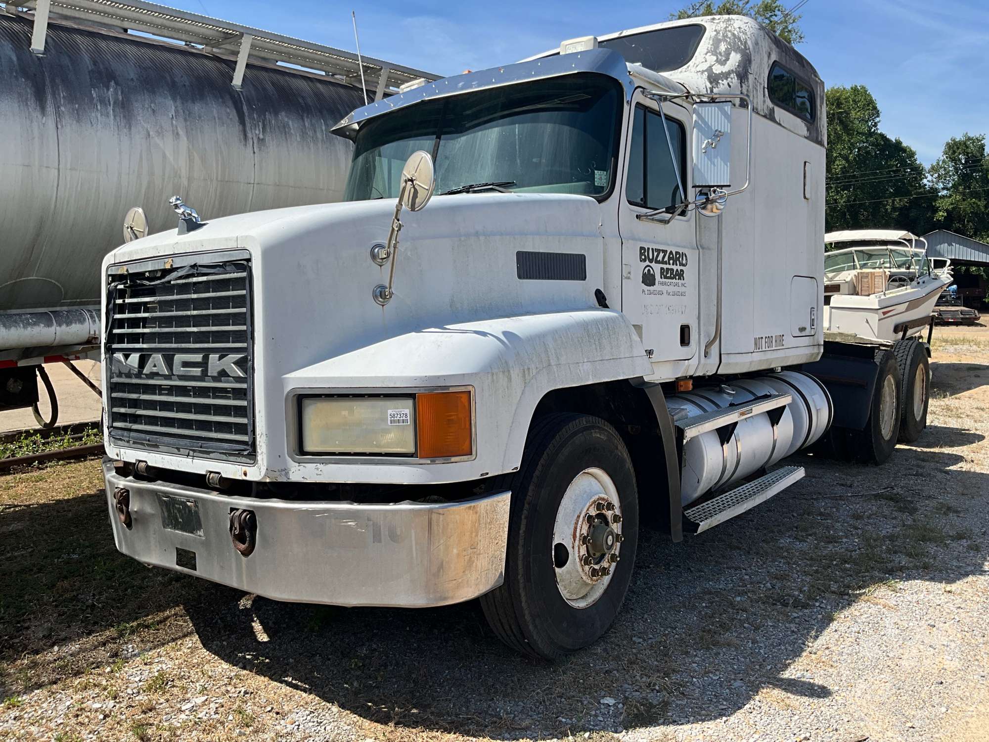 Photo of 2000 Mack CH613