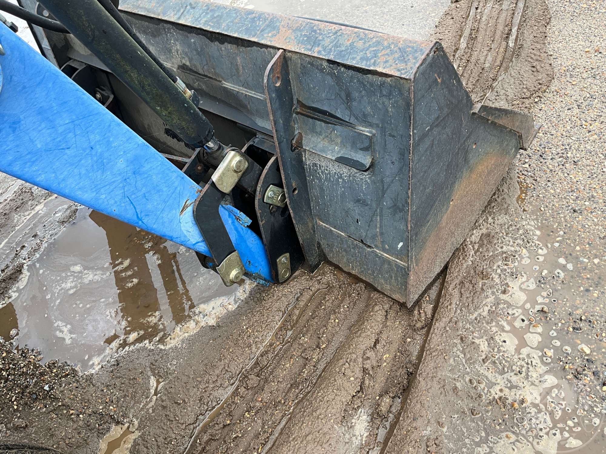 0 New Holland TN70D