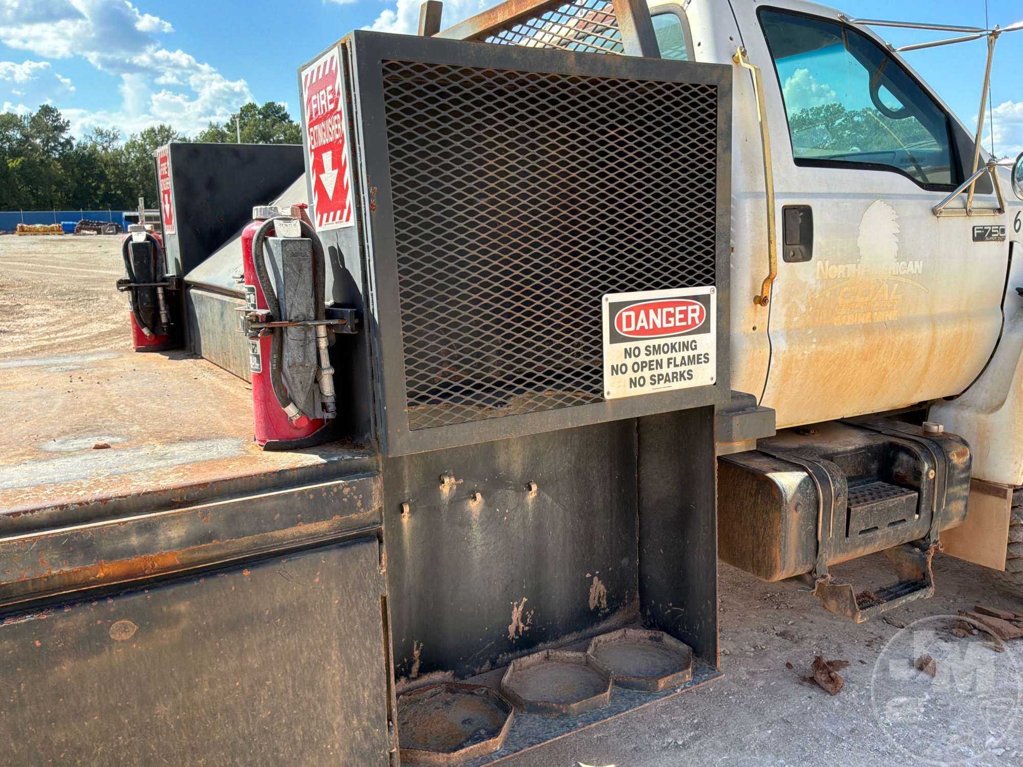 2002 Ford F750