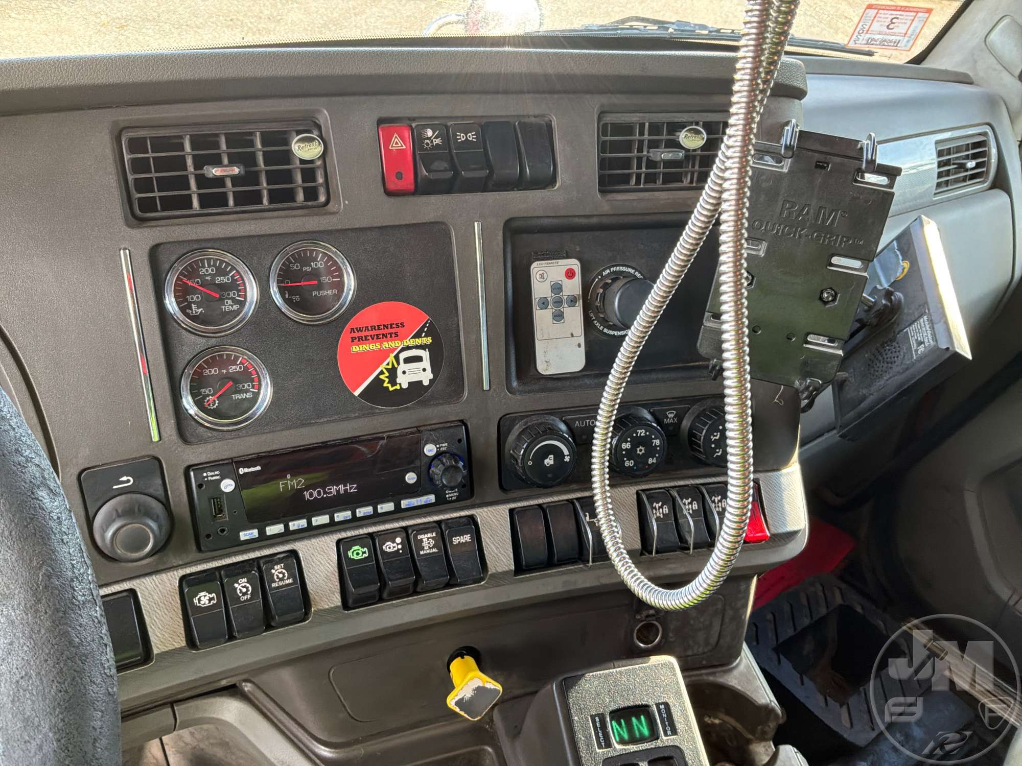 2016 Kenworth T880