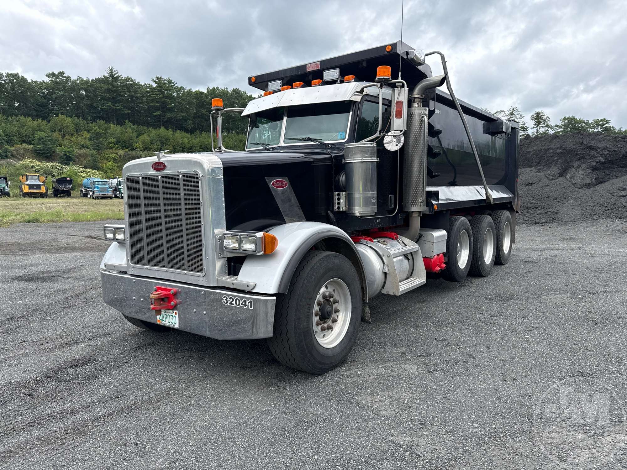 Photo of 2007 Peterbilt 357