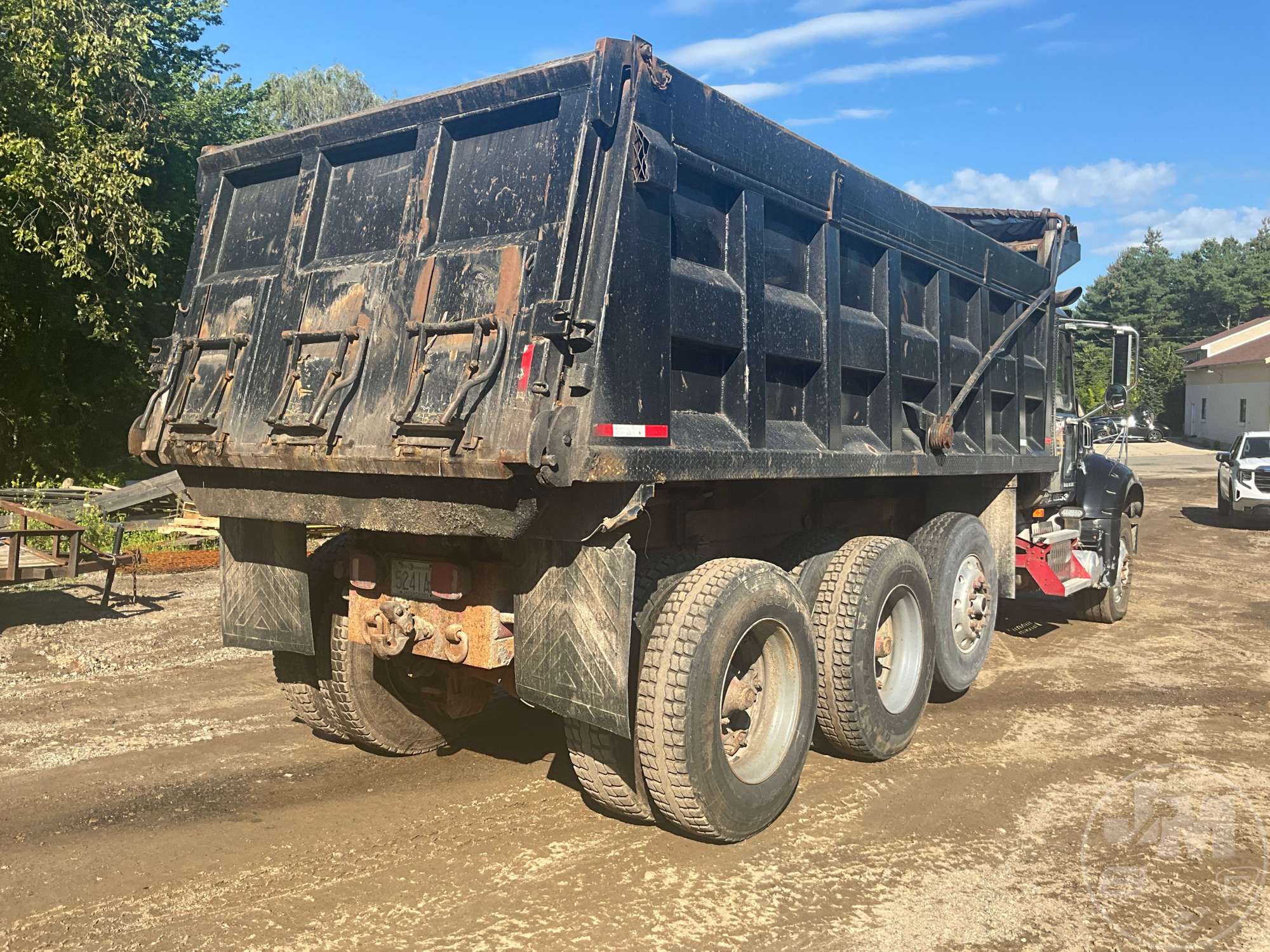 2009 Mack GU713