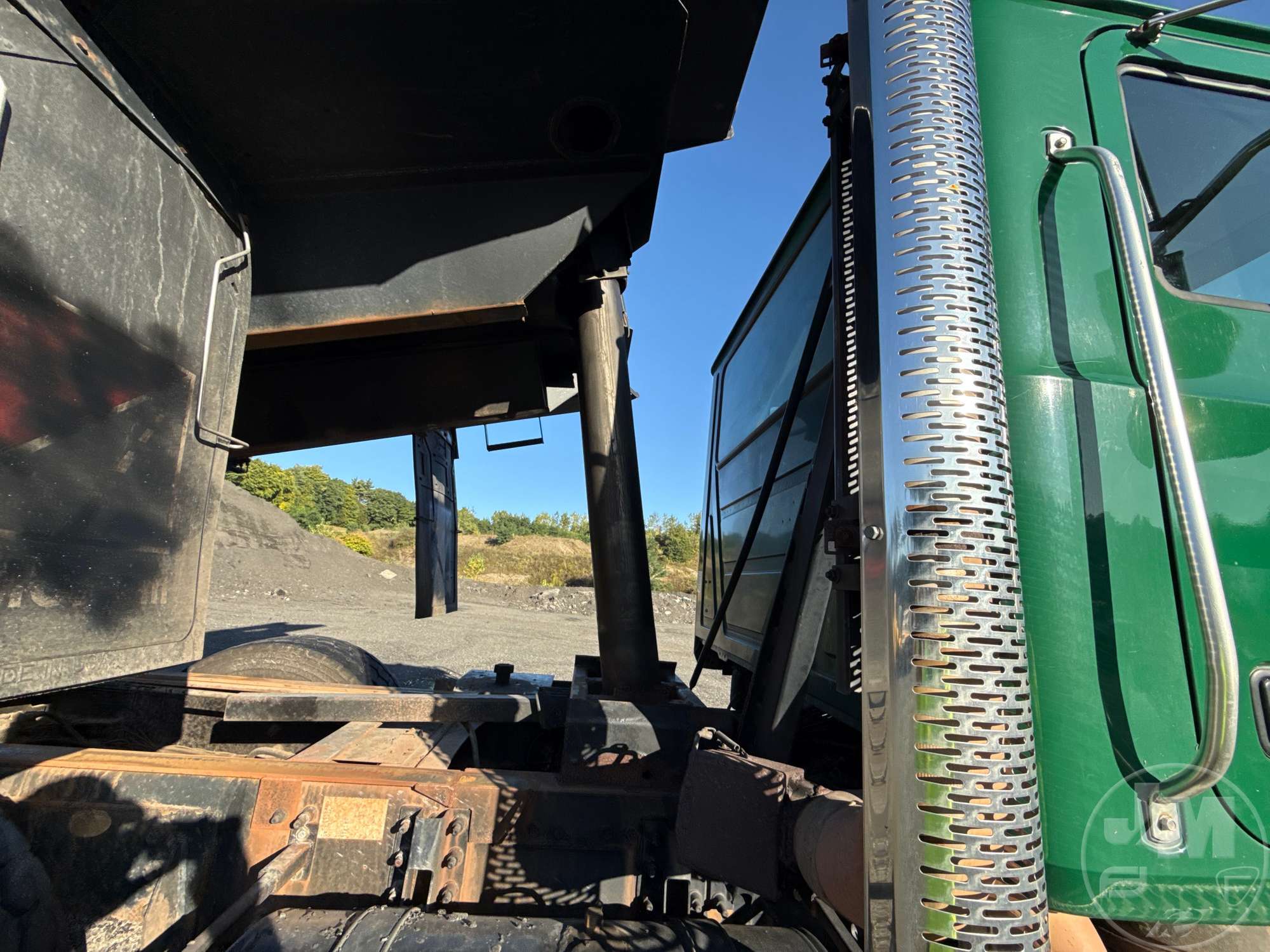 2011 Mack GU GRANITE