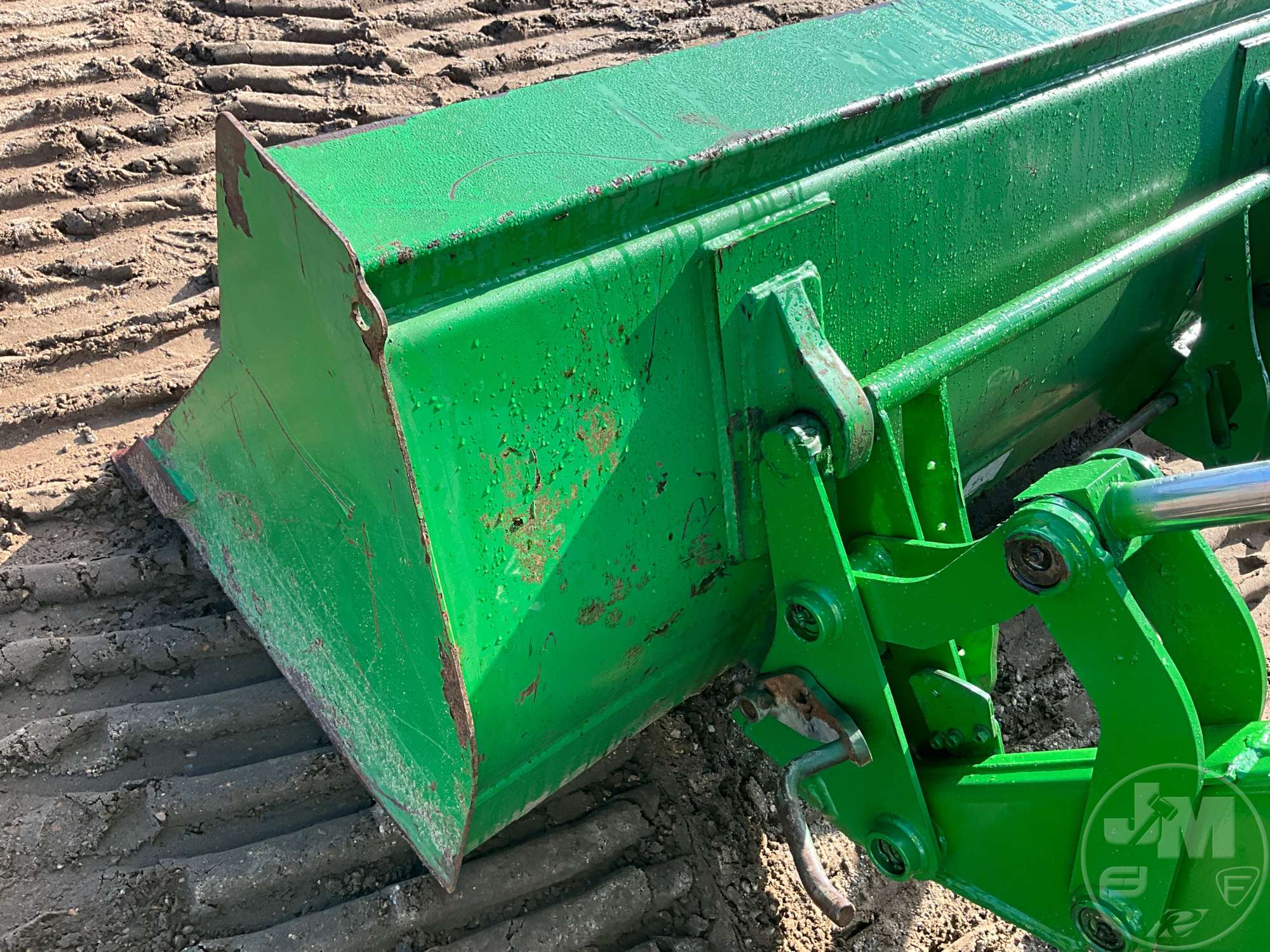 0 John Deere 5100E