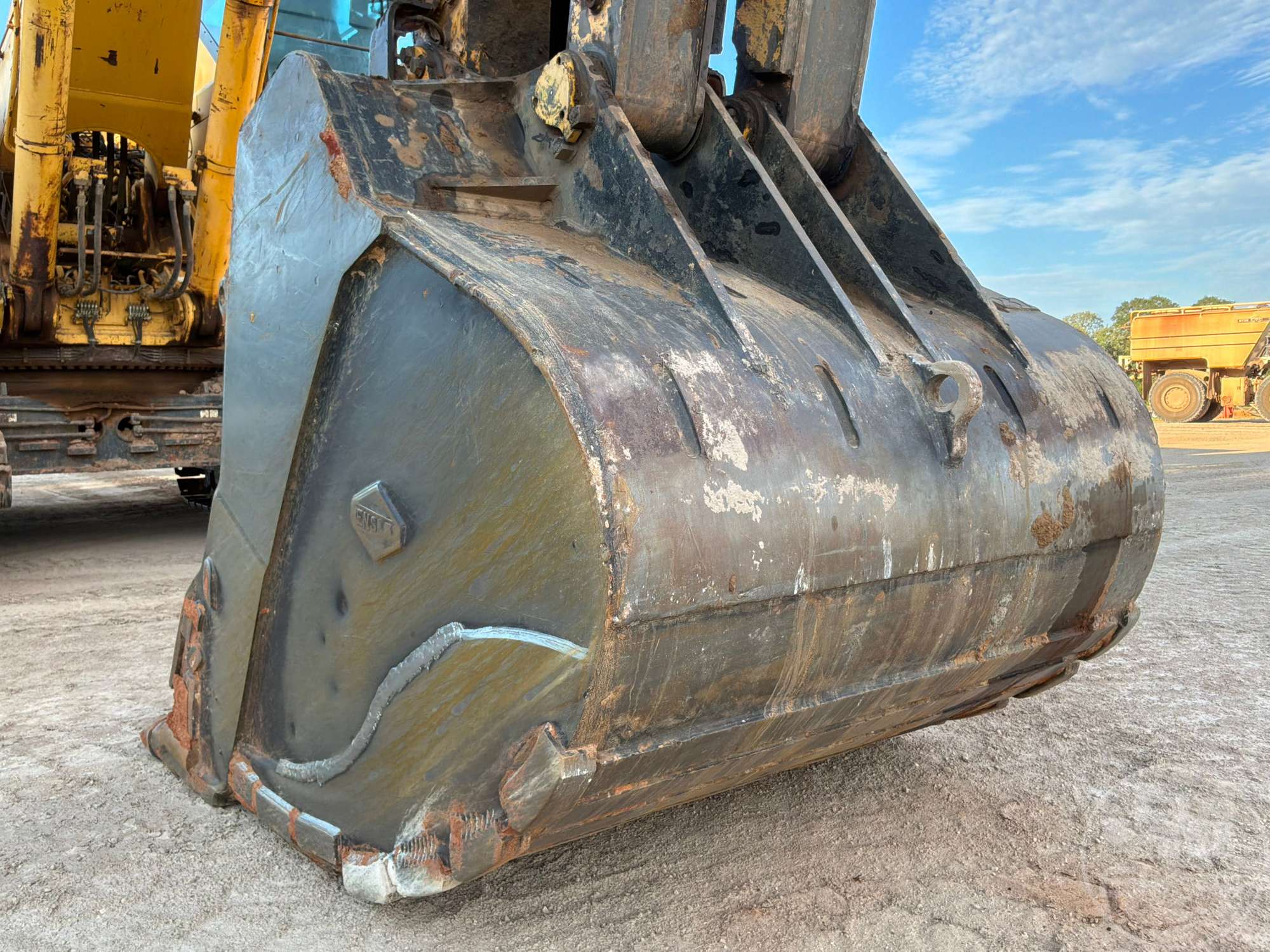 2007 Komatsu PC-2000