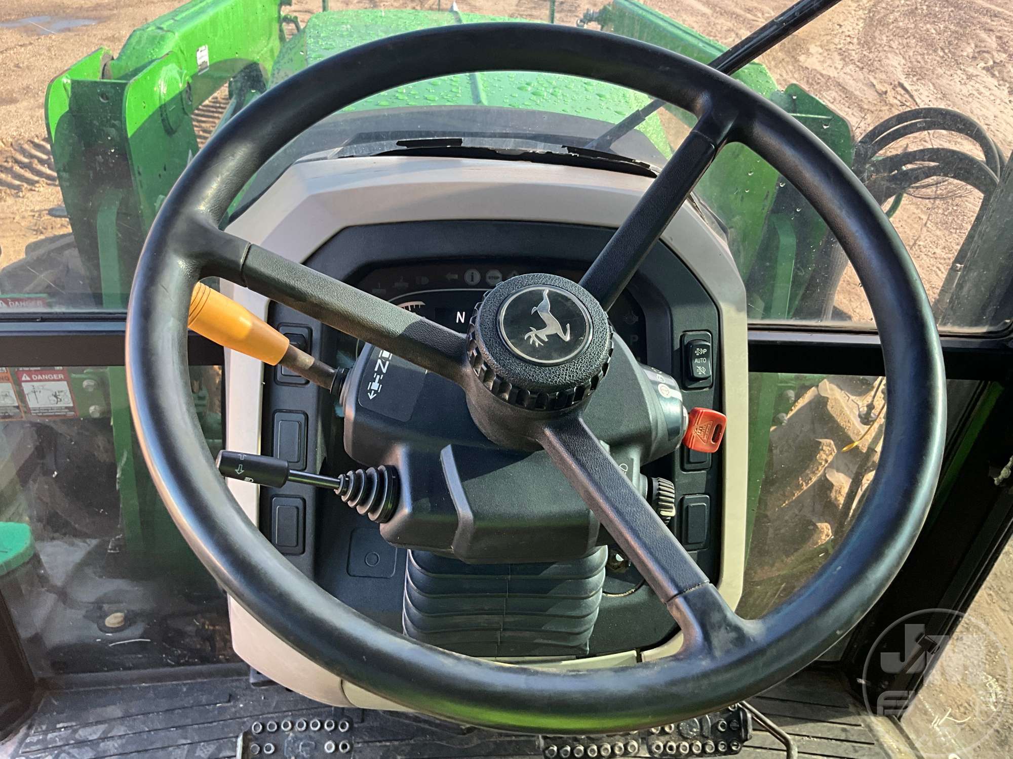 0 John Deere 5100E
