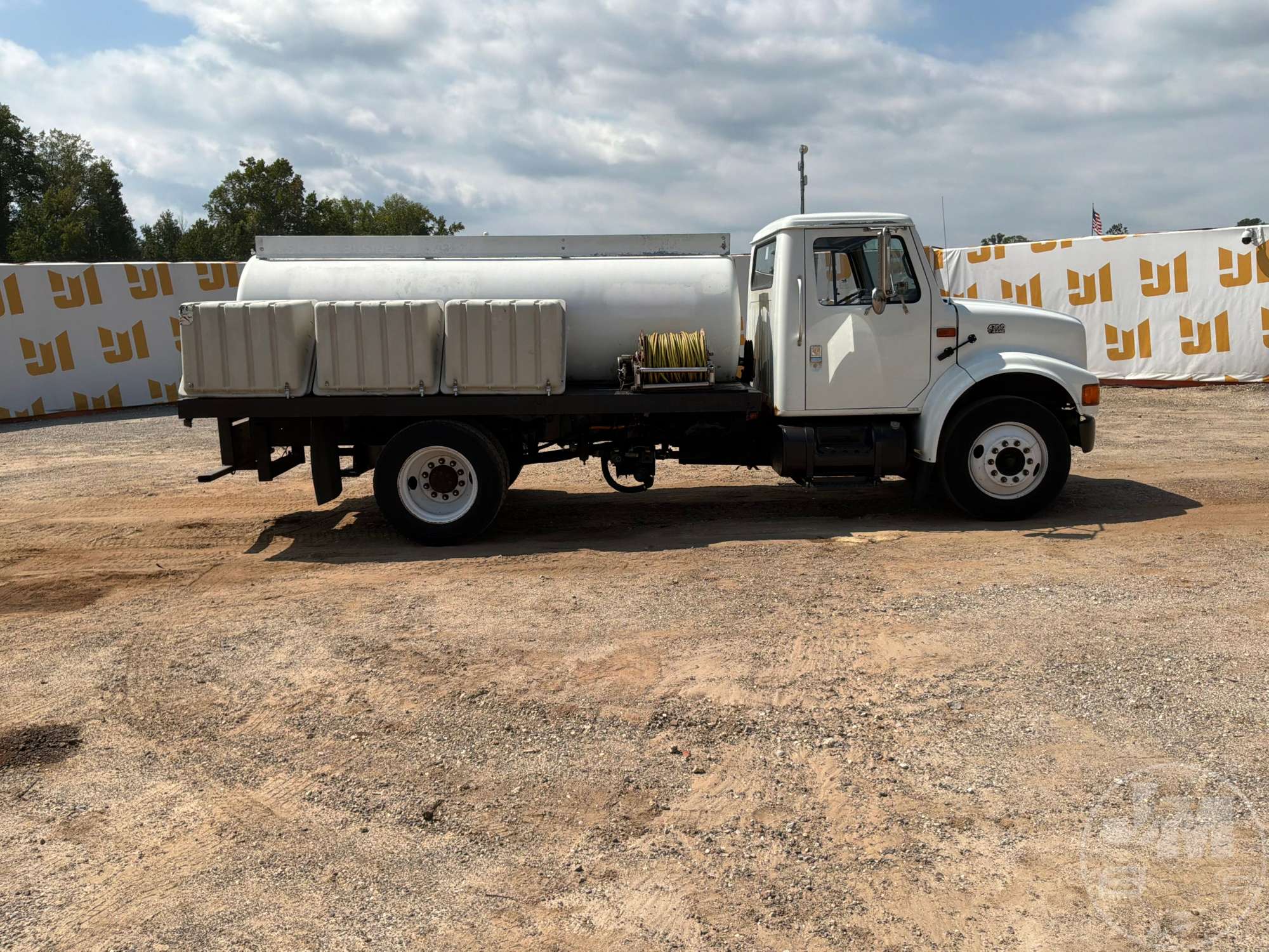 2001 International 4700