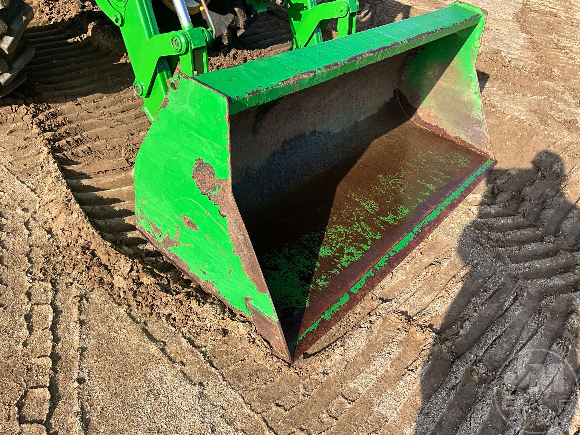 0 John Deere 5100E