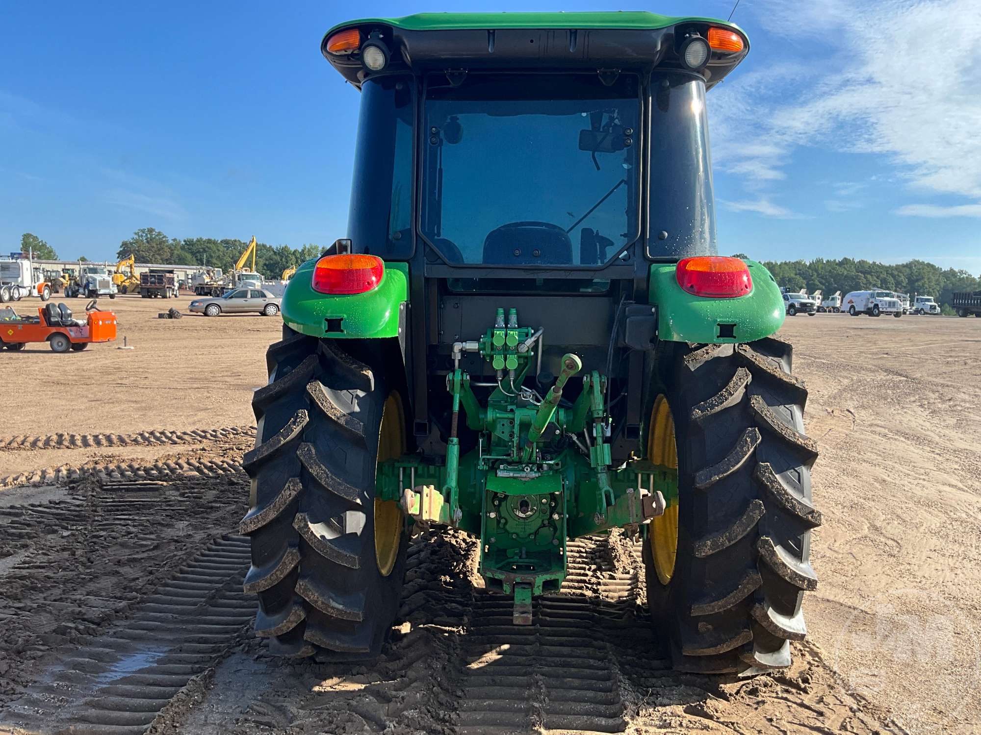 0 John Deere 5100E