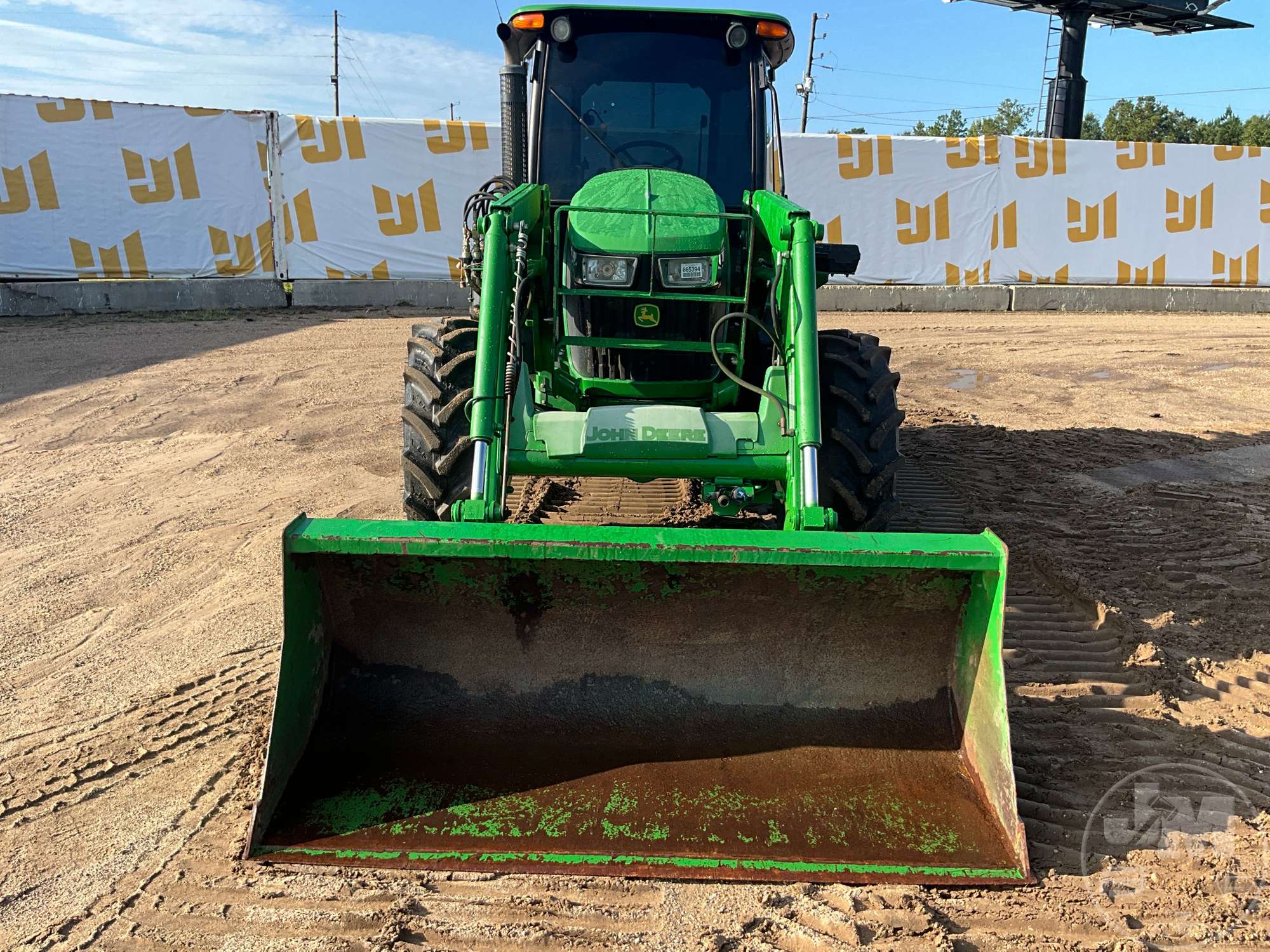 0 John Deere 5100E