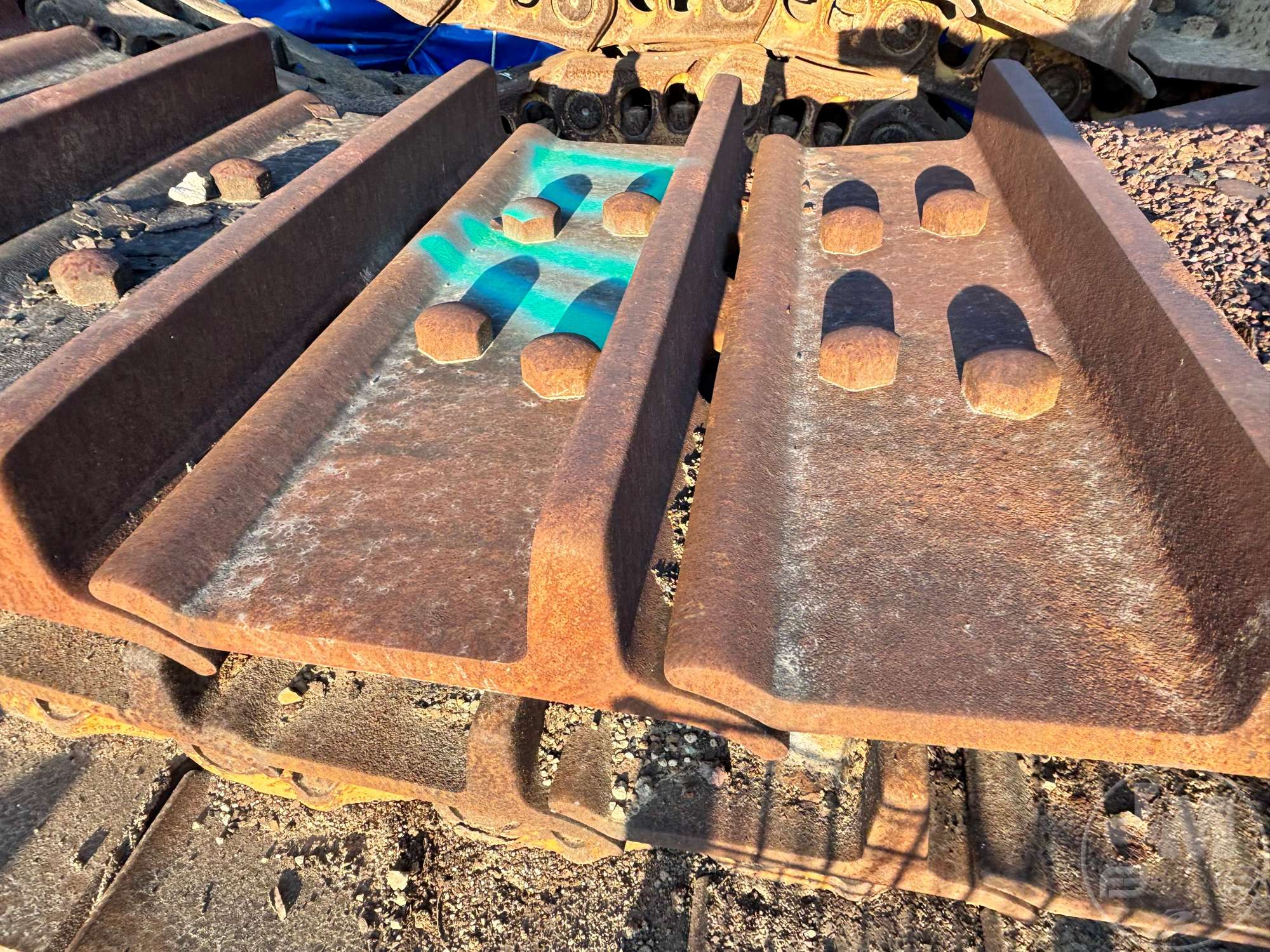 0 Caterpillar 32 INCH TRACKS TO FIT D11T