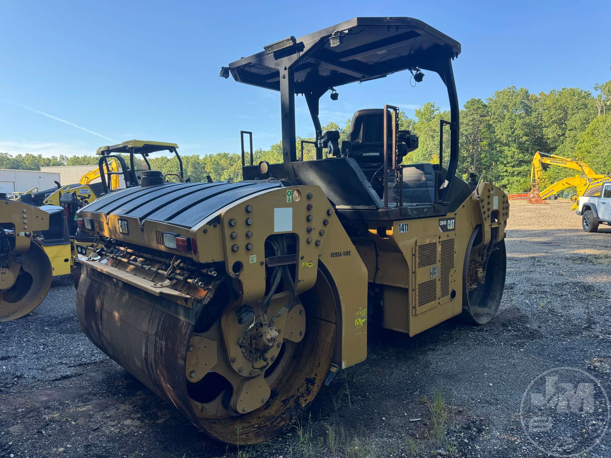 2015 Caterpillar CB64B