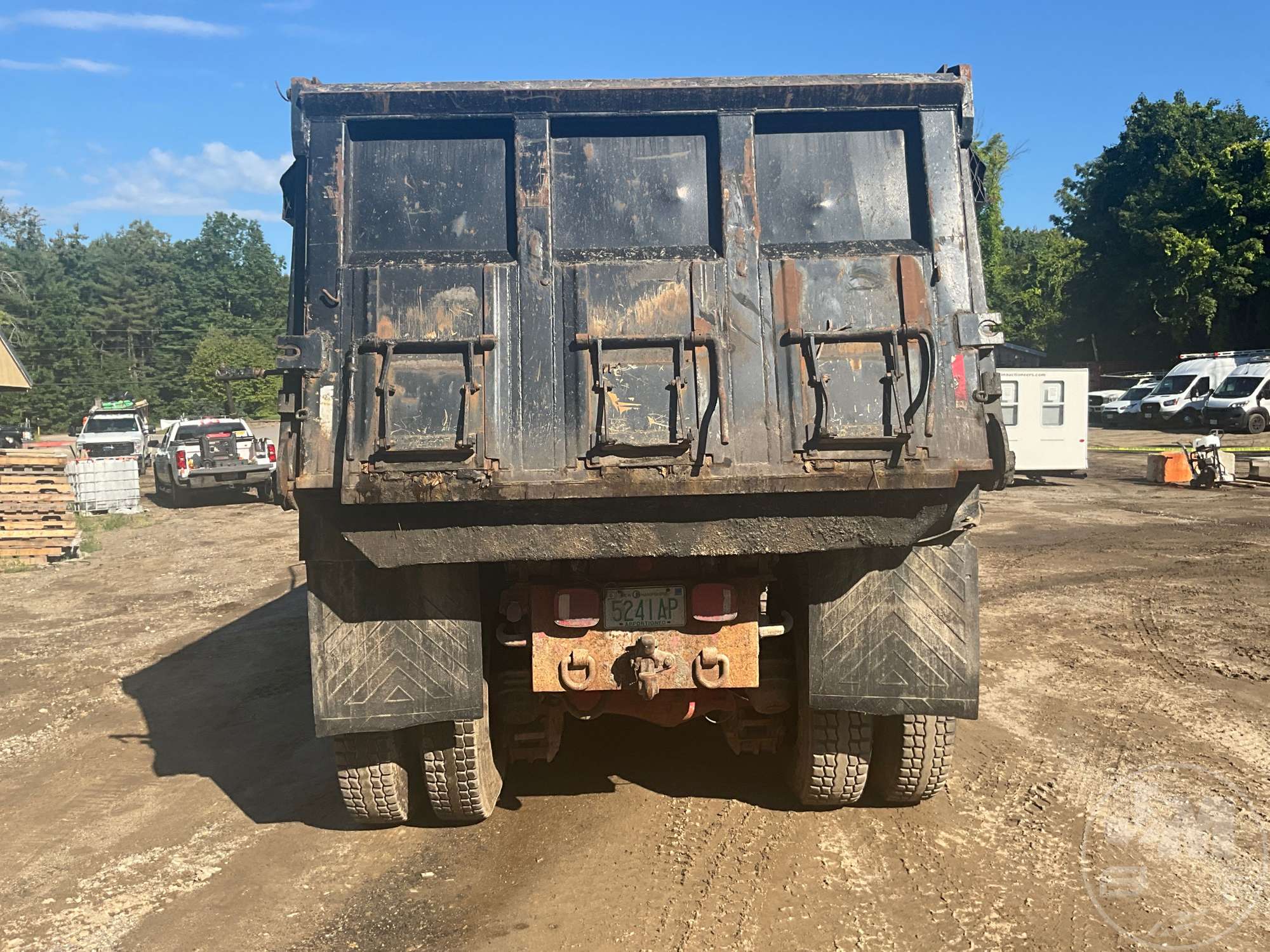 2009 Mack GU713