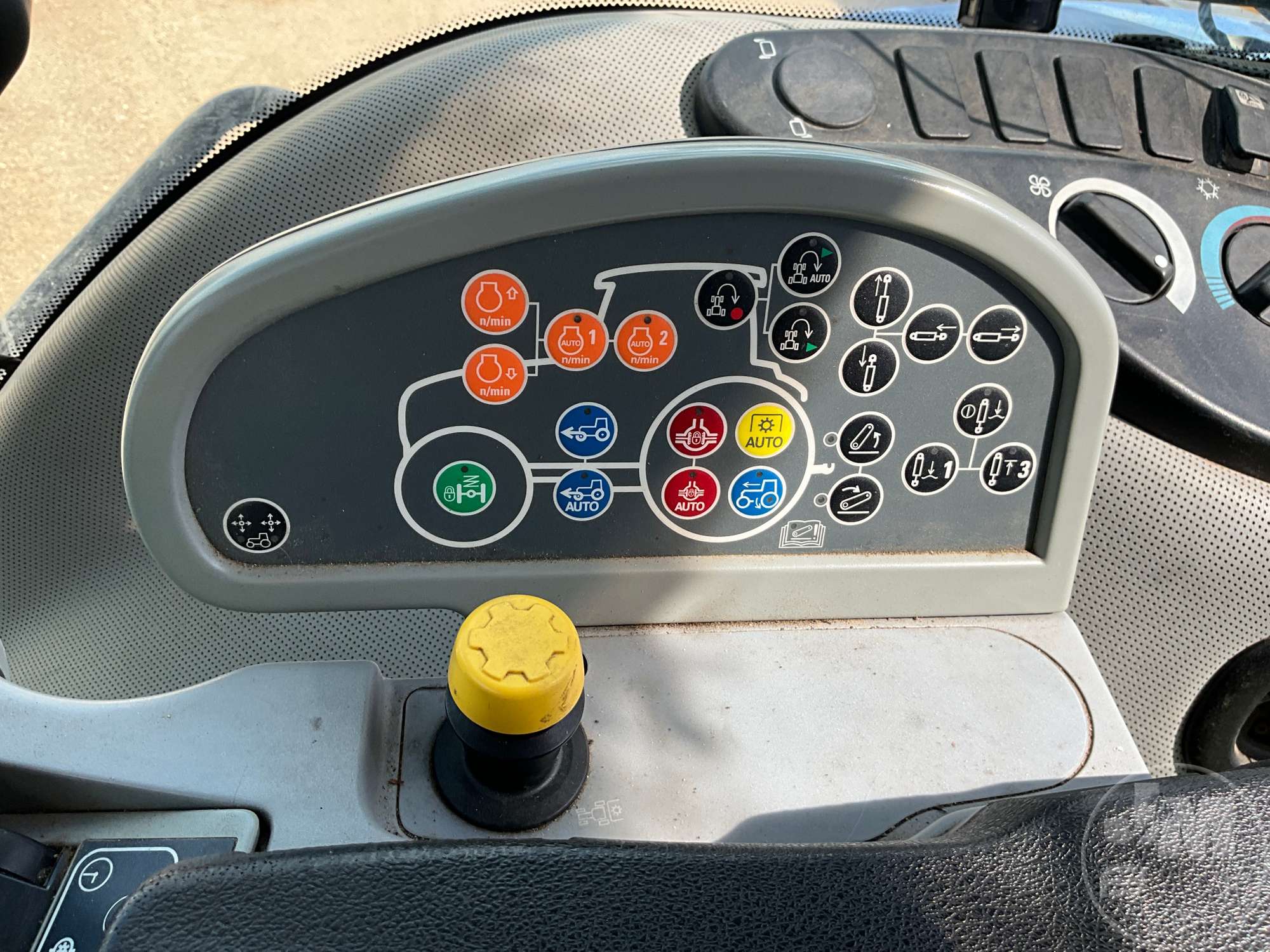 2019 New Holland T8.320