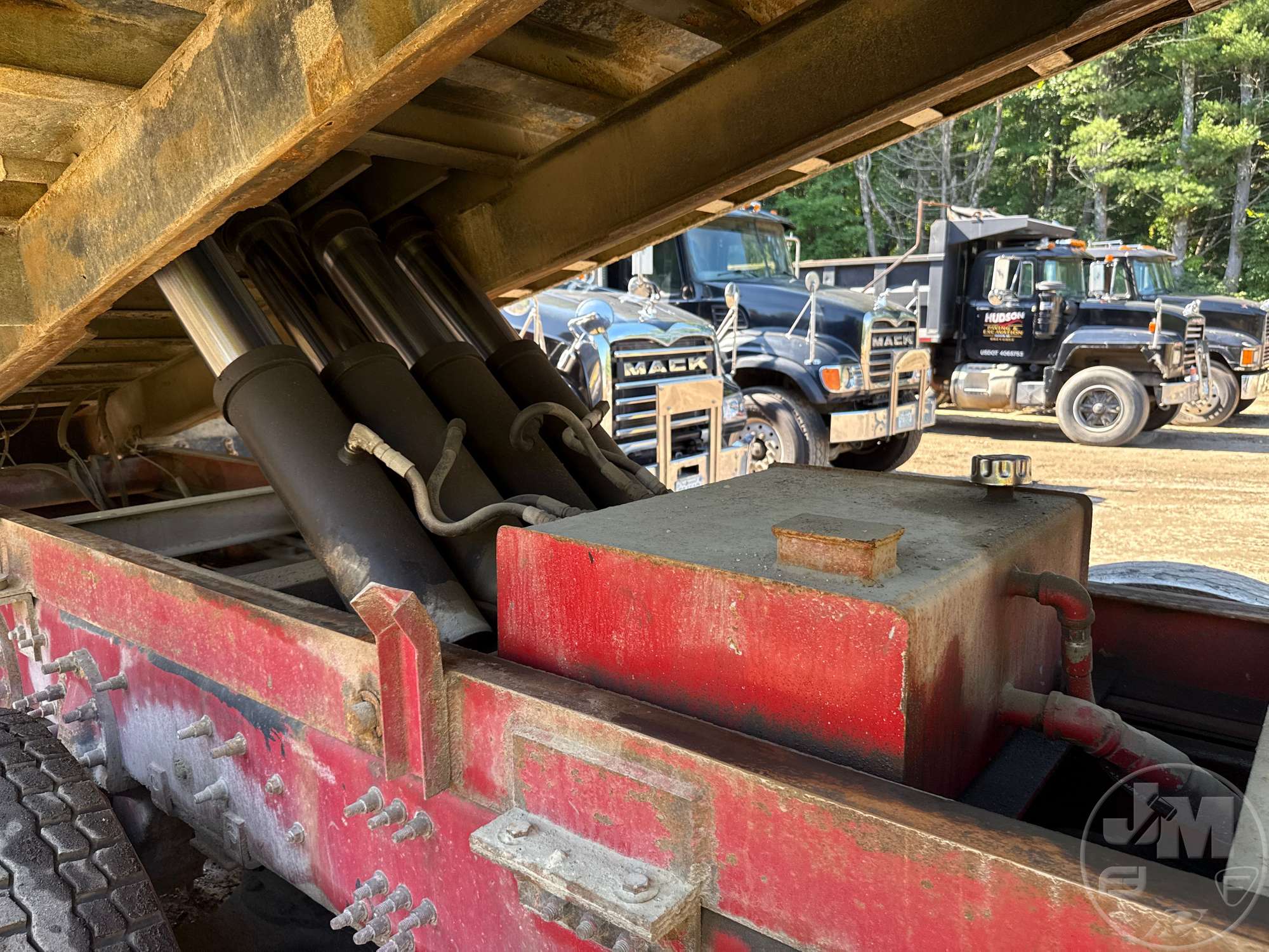 2009 Mack GU713