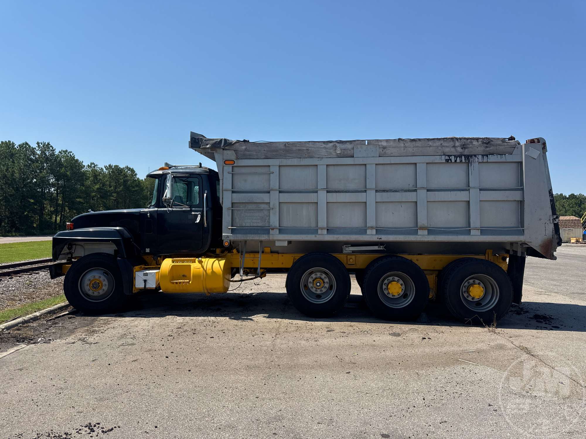 1996 Mack RD688S