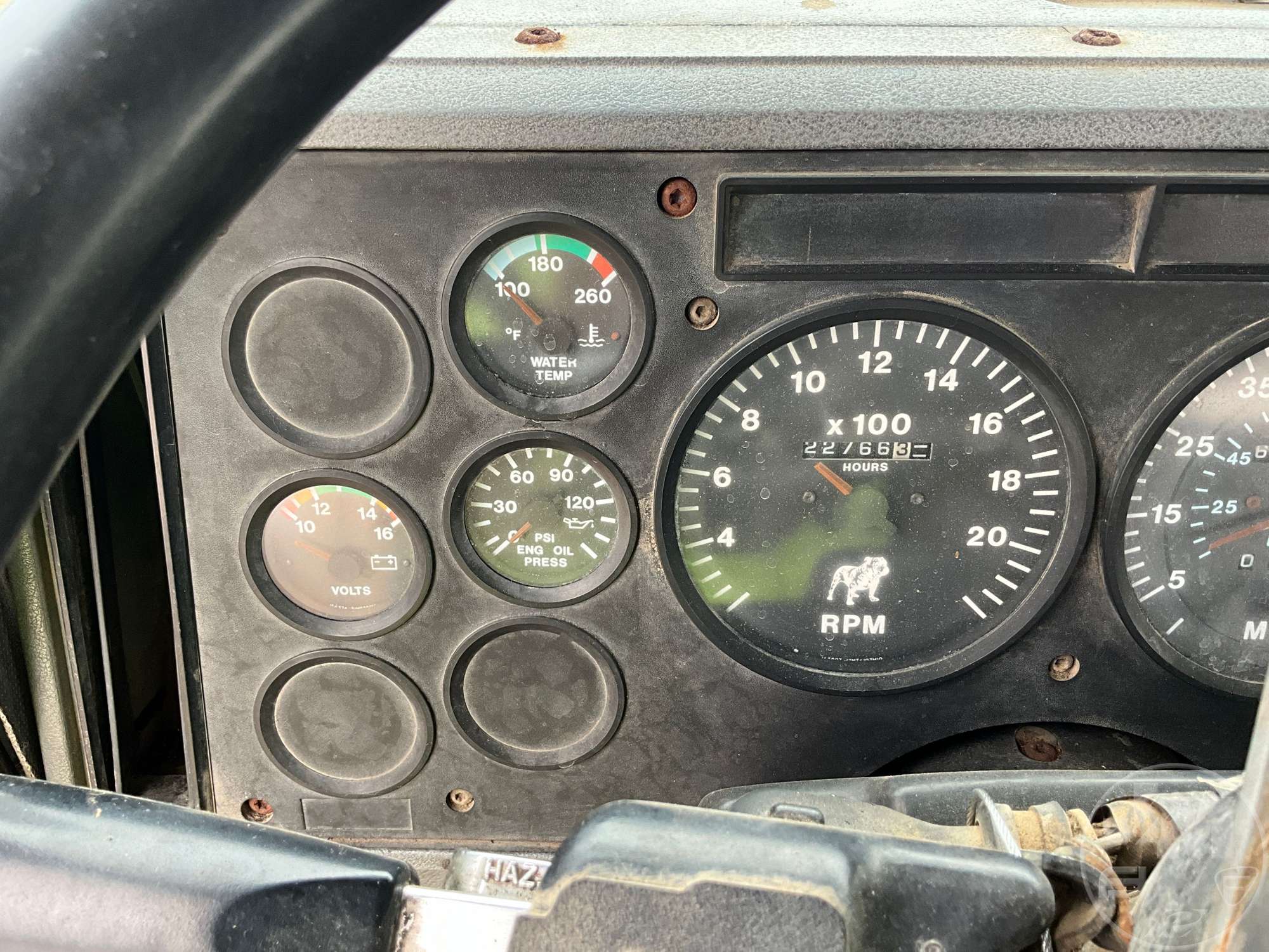 1997 Mack CH 613
