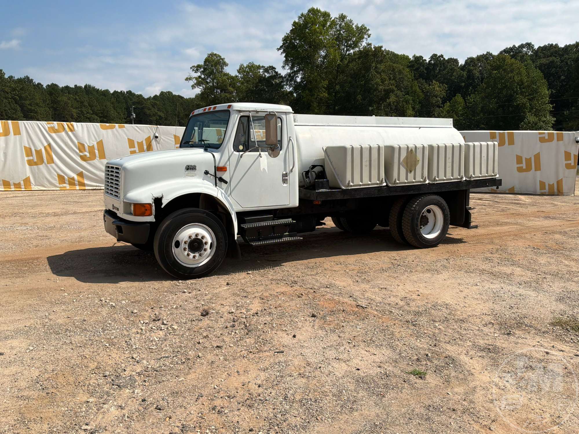 Photo of 2001 International 4700