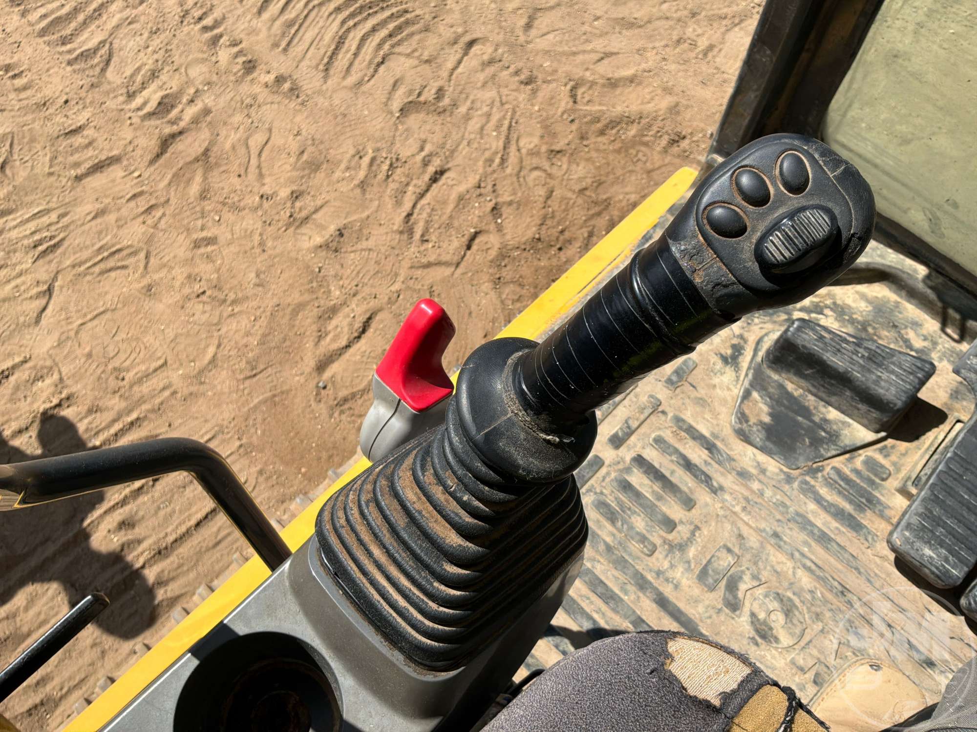 2019 Komatsu PC210LC-11